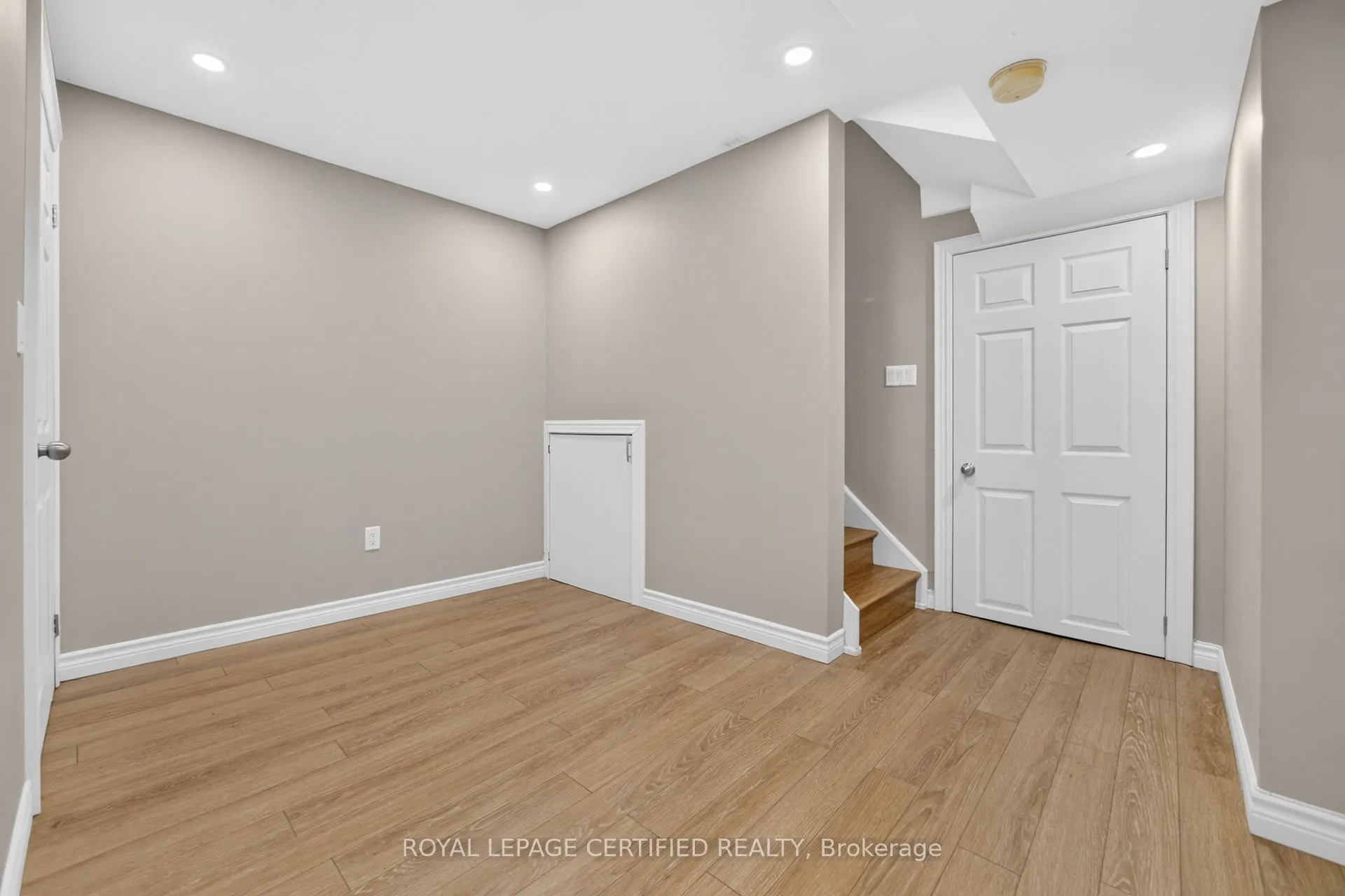 464 Collis Court