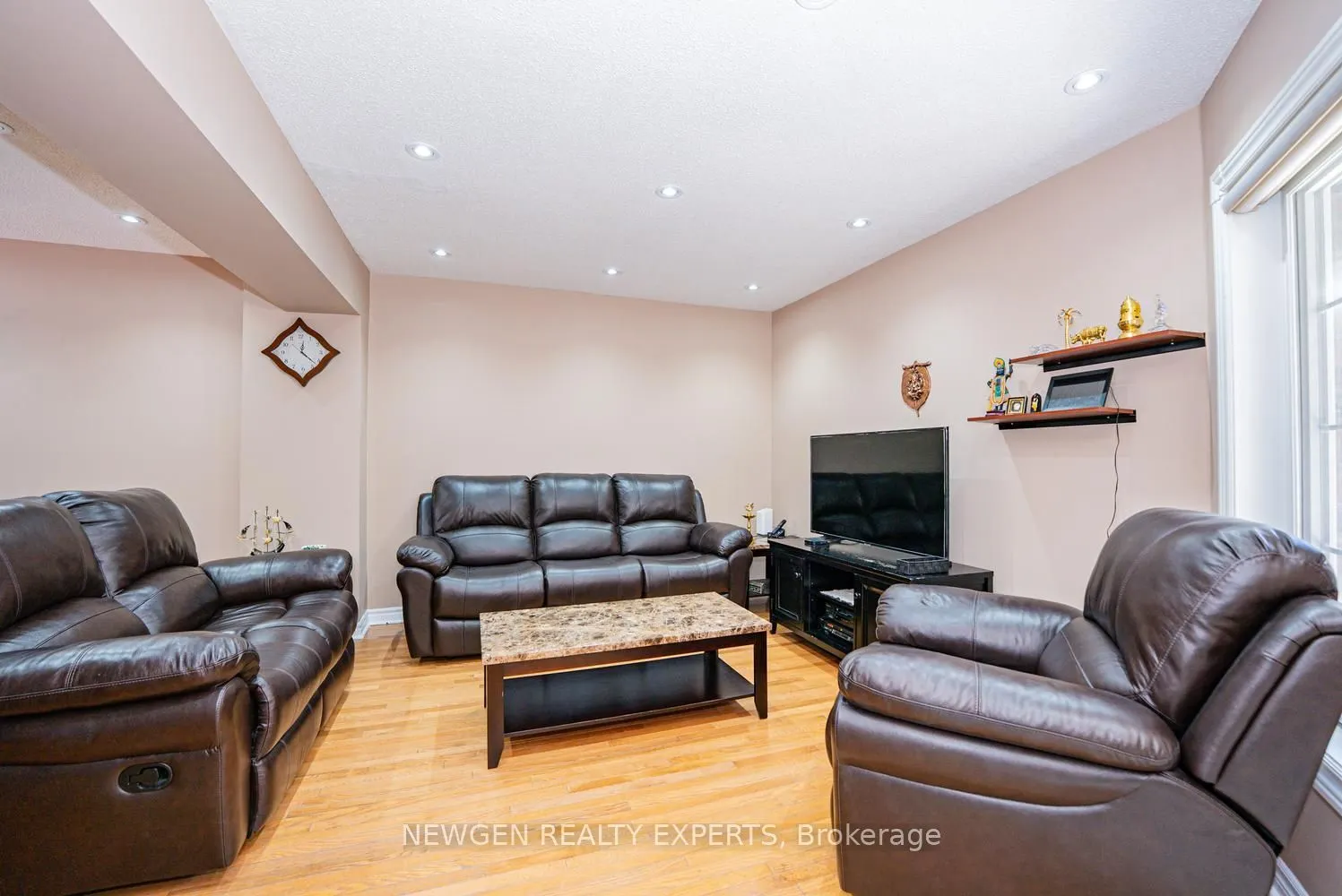 42 Mccleave Crescent