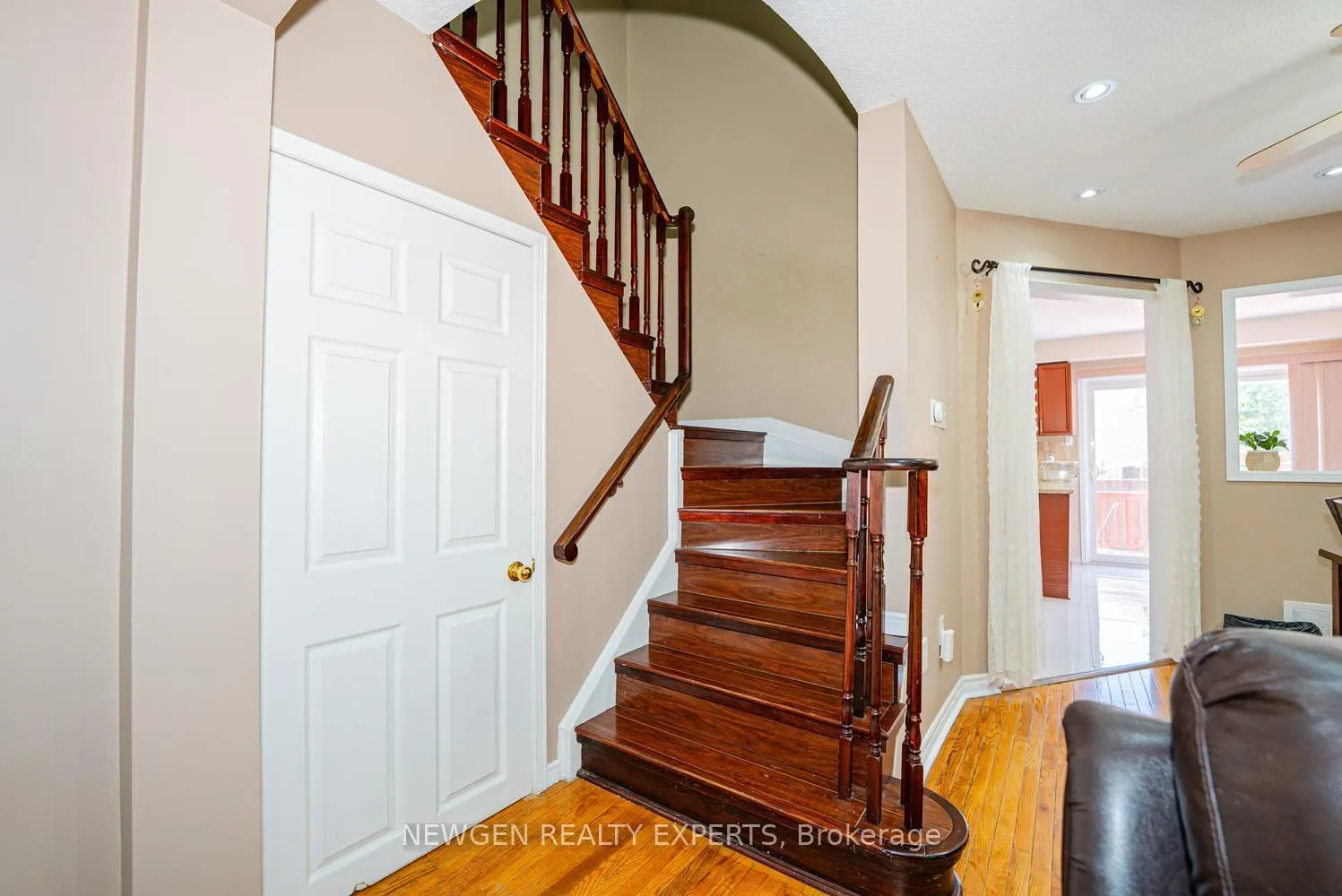 42 Mccleave Crescent
