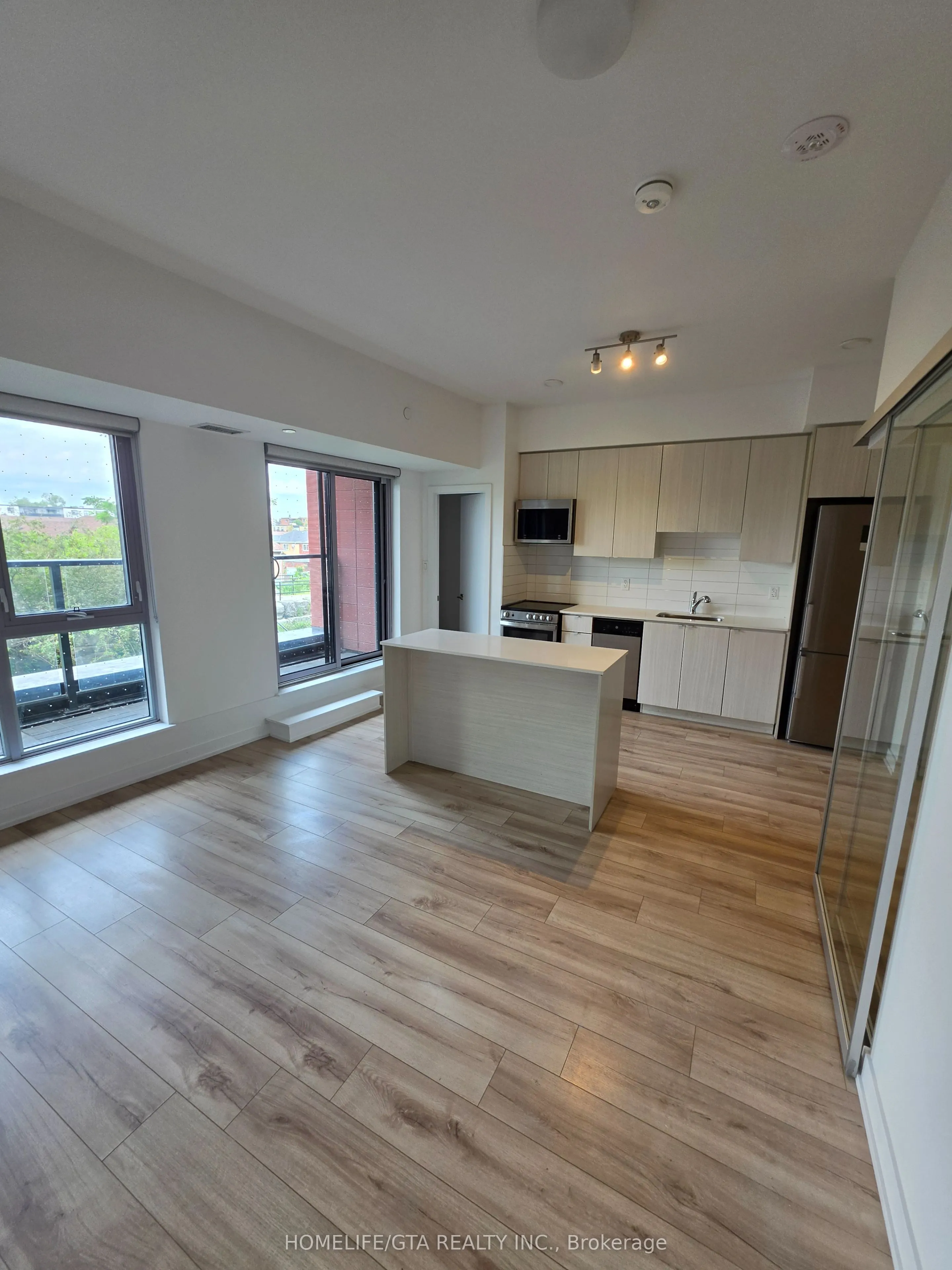 2433 Dufferin Street #208