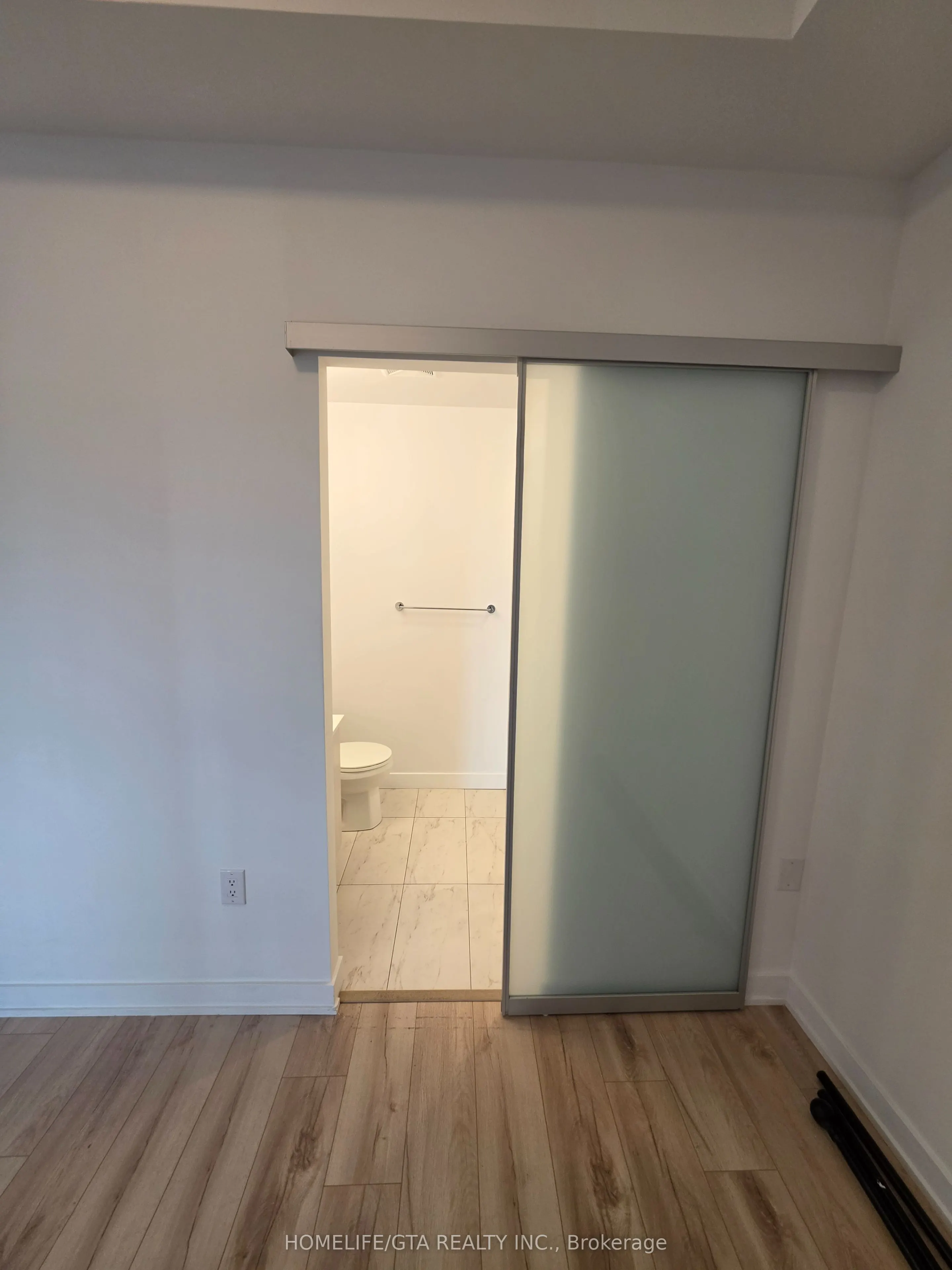 2433 Dufferin Street #208