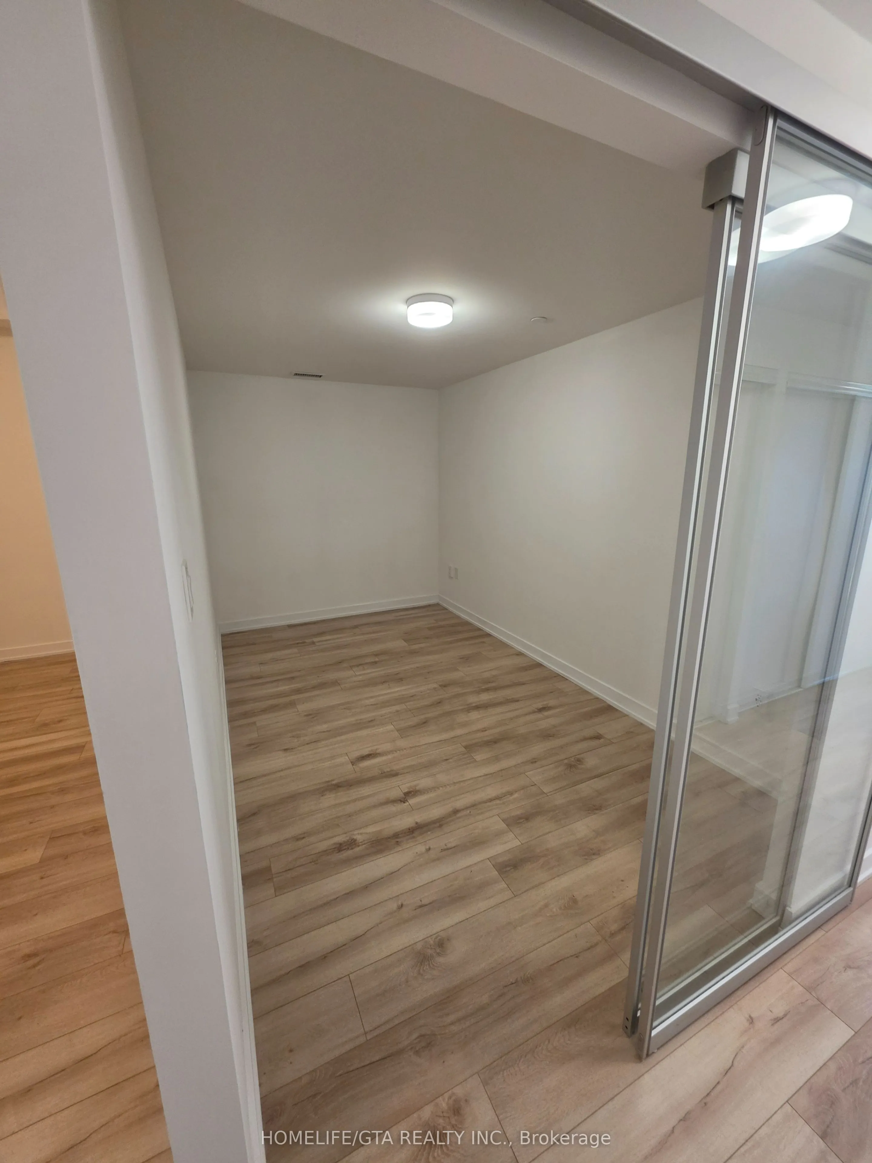 2433 Dufferin Street #208