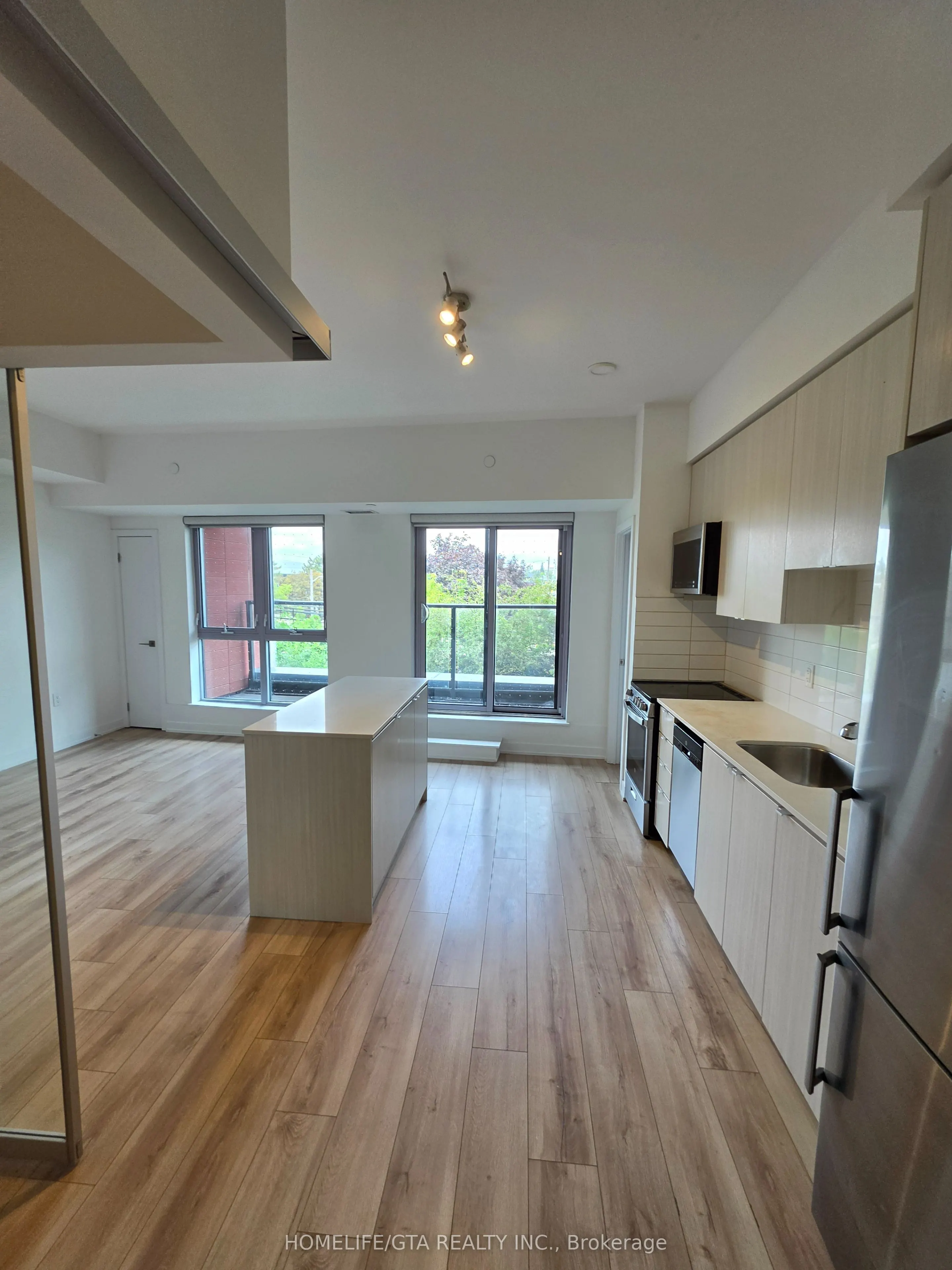 2433 Dufferin Street #208