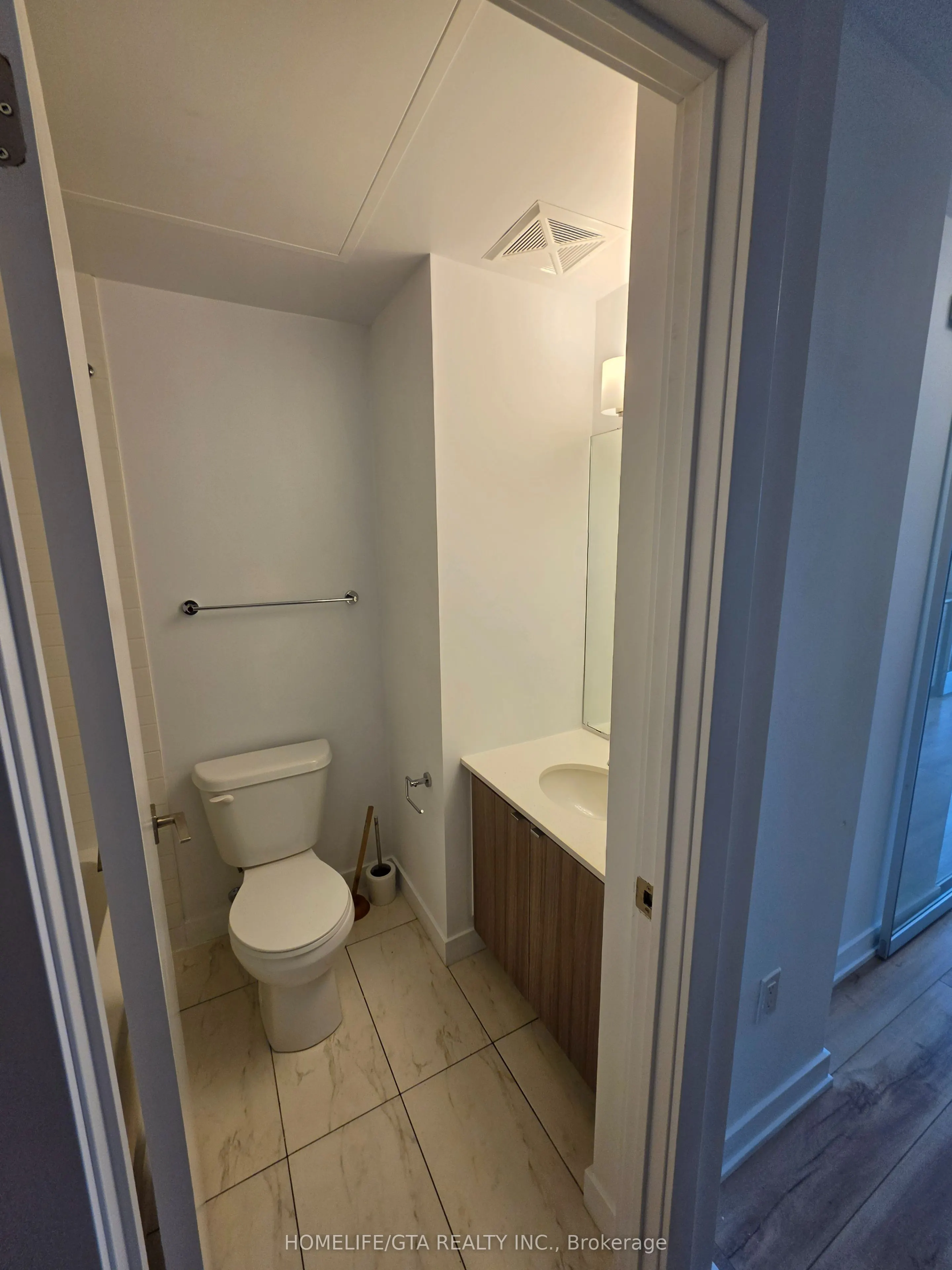 2433 Dufferin Street #208