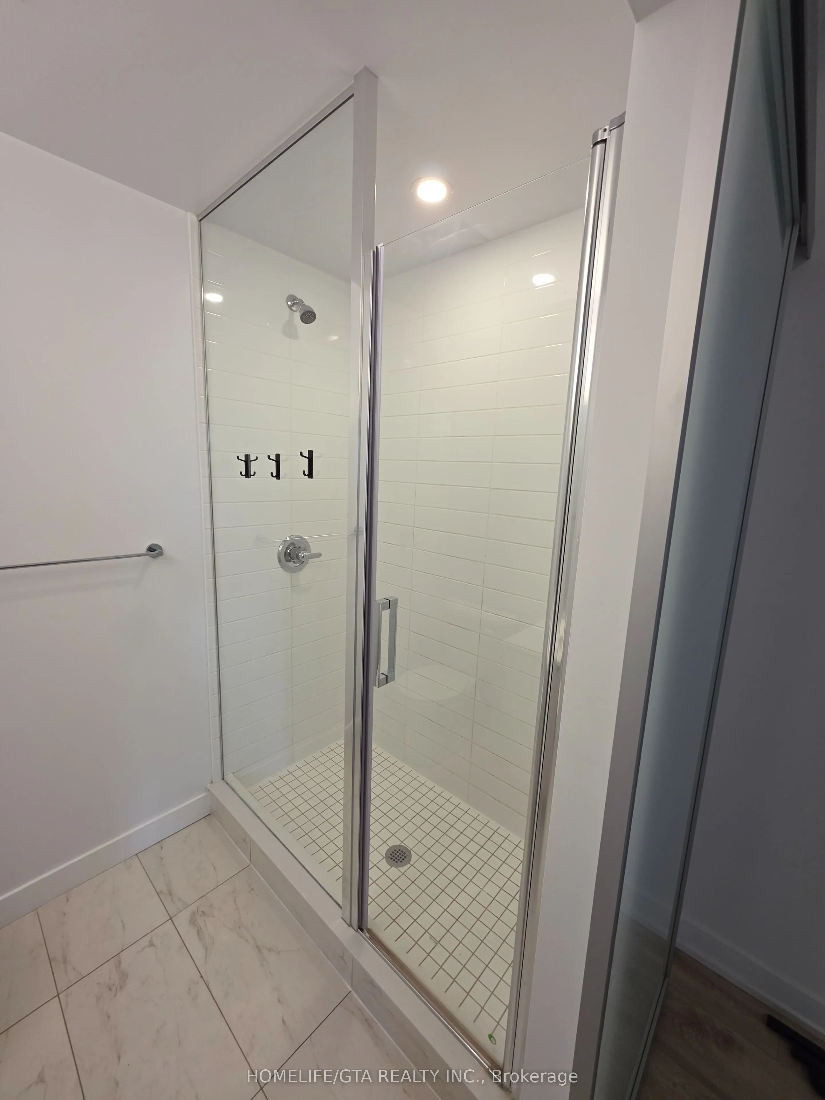 2433 Dufferin Street #208