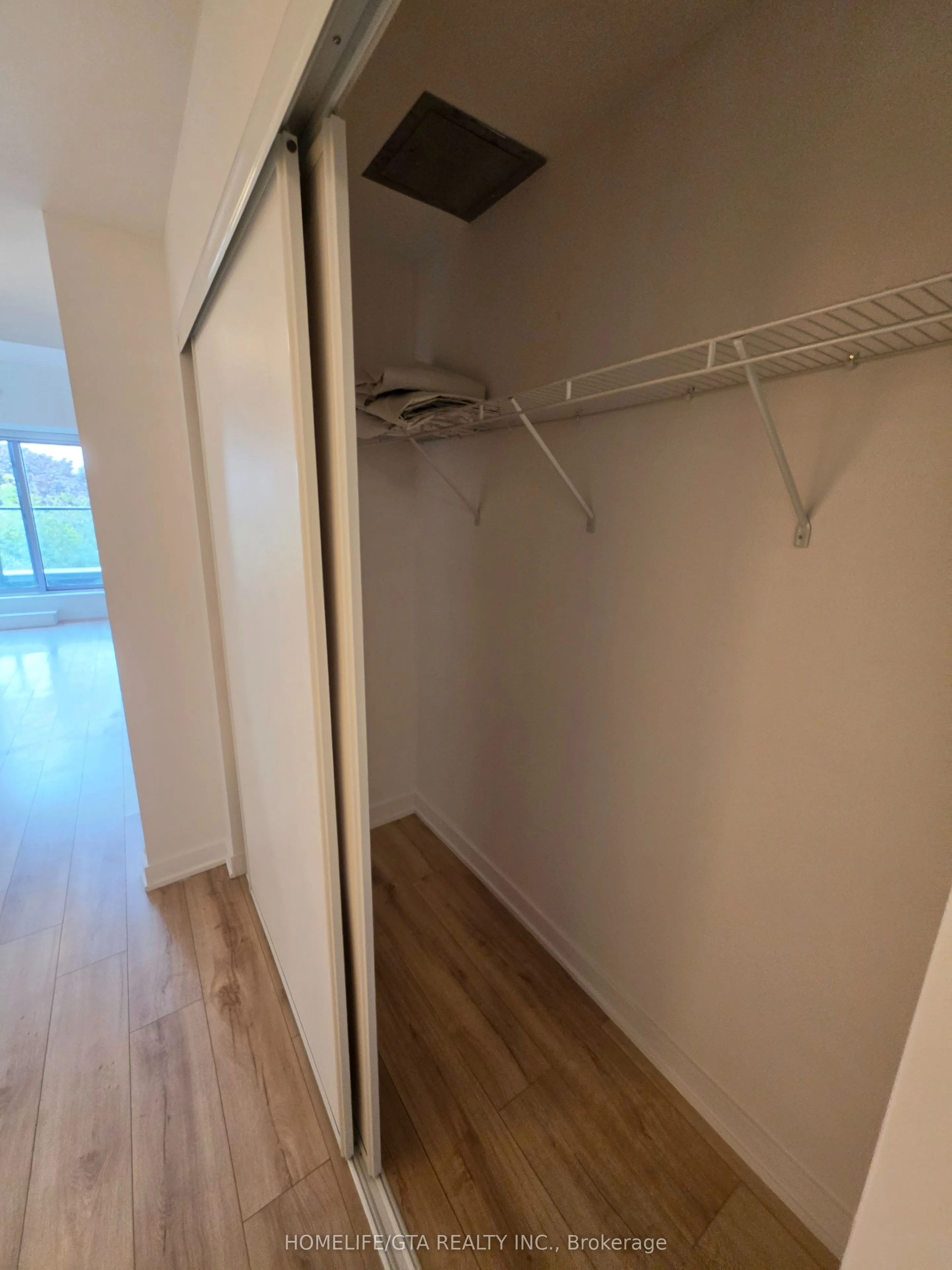 2433 Dufferin Street #208