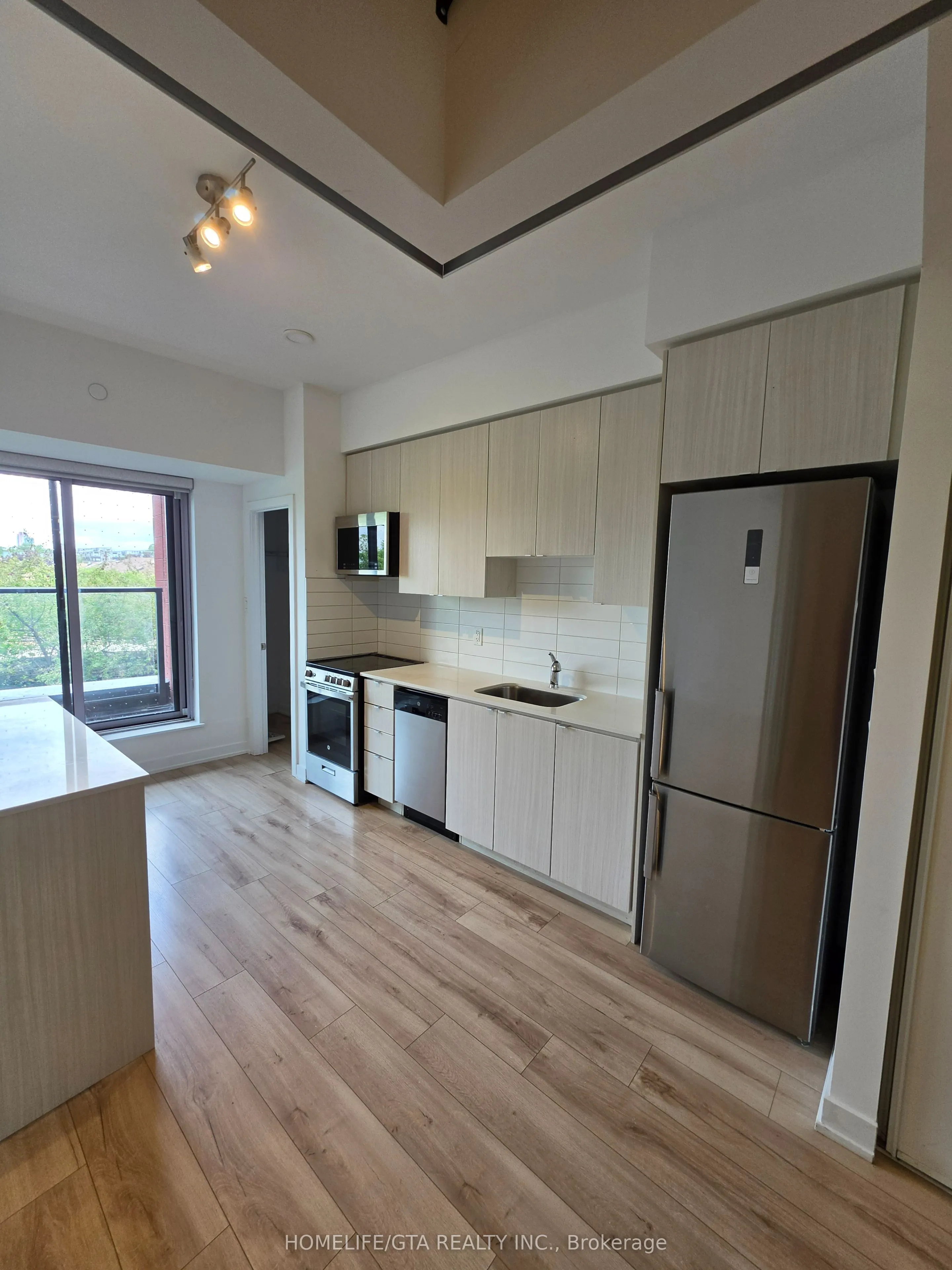 2433 Dufferin Street #208
