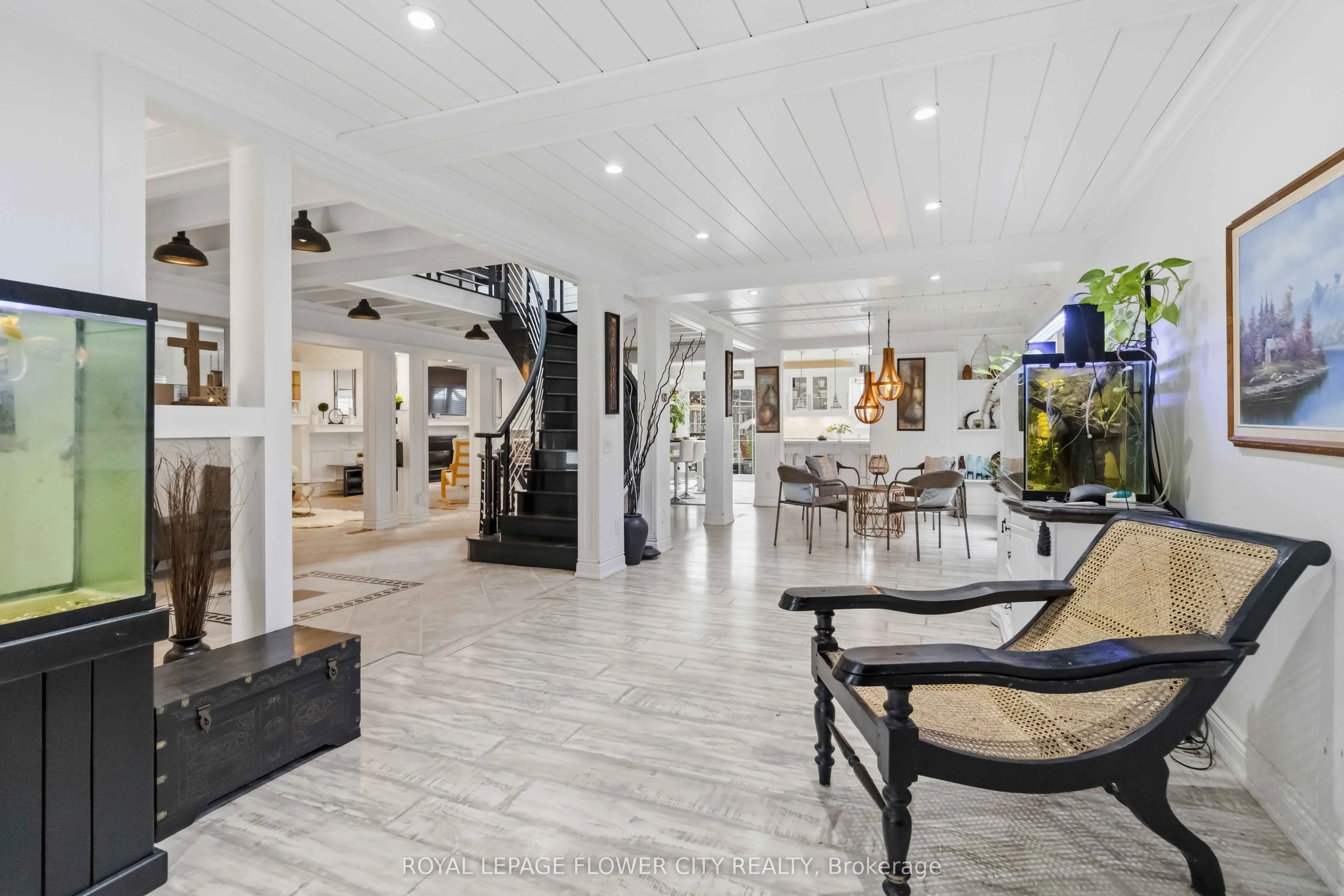 18 Pleasant Valley Place