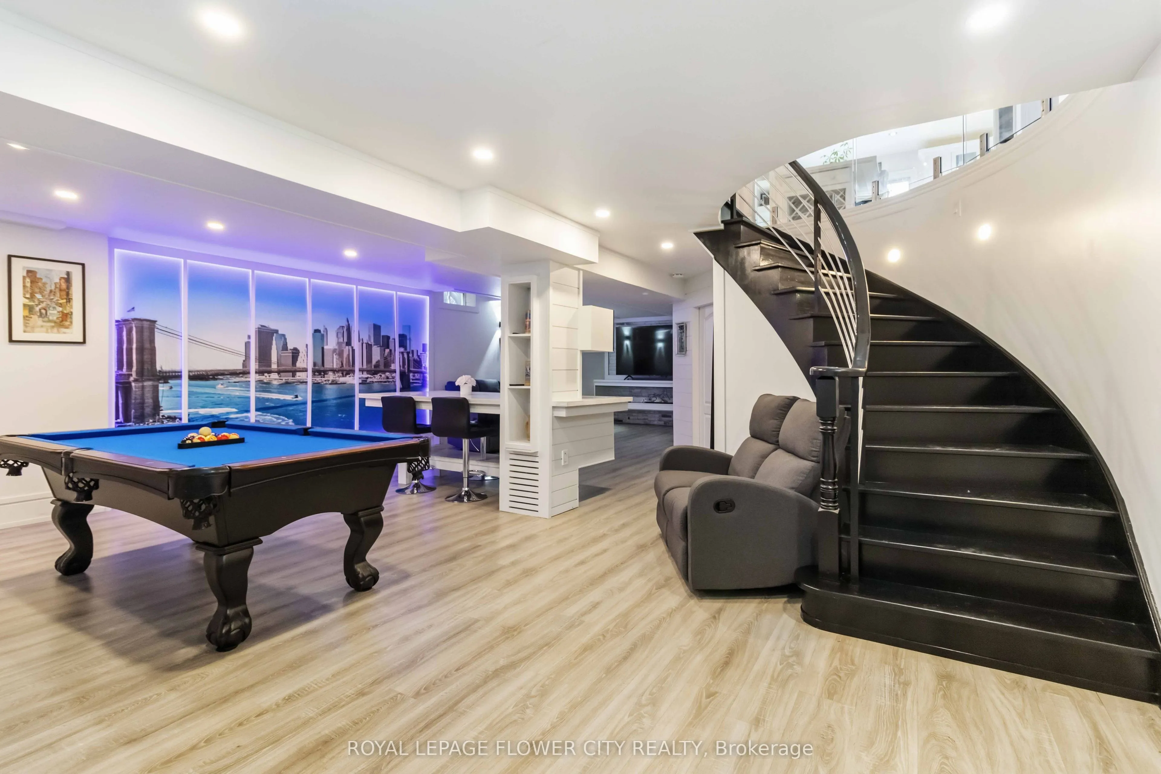 18 Pleasant Valley Place