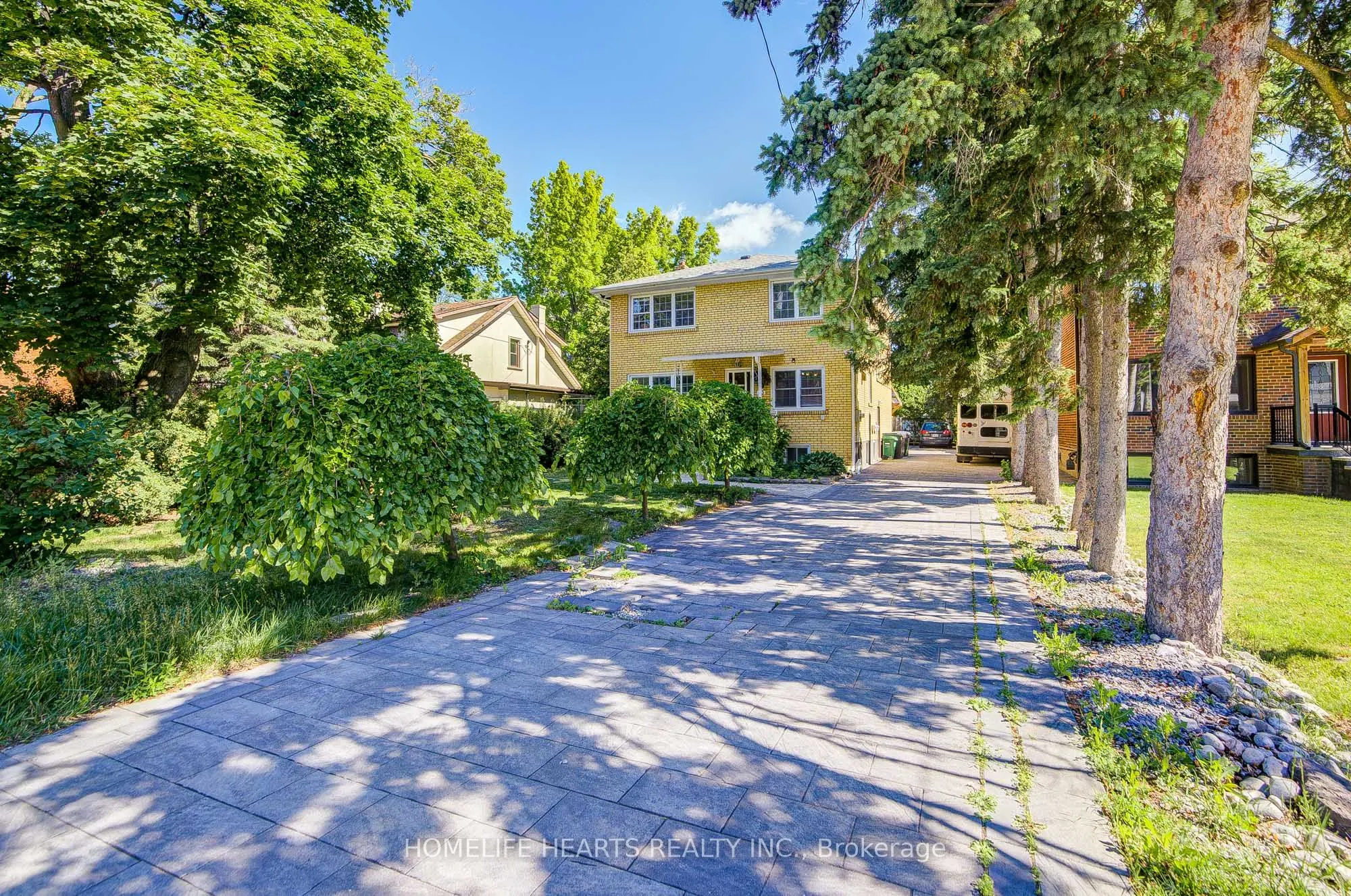 23 Broadview Avenue