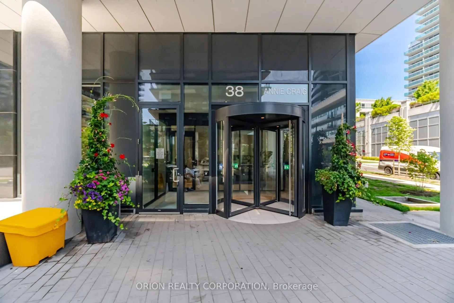 38 Annie Craig Drive #3605