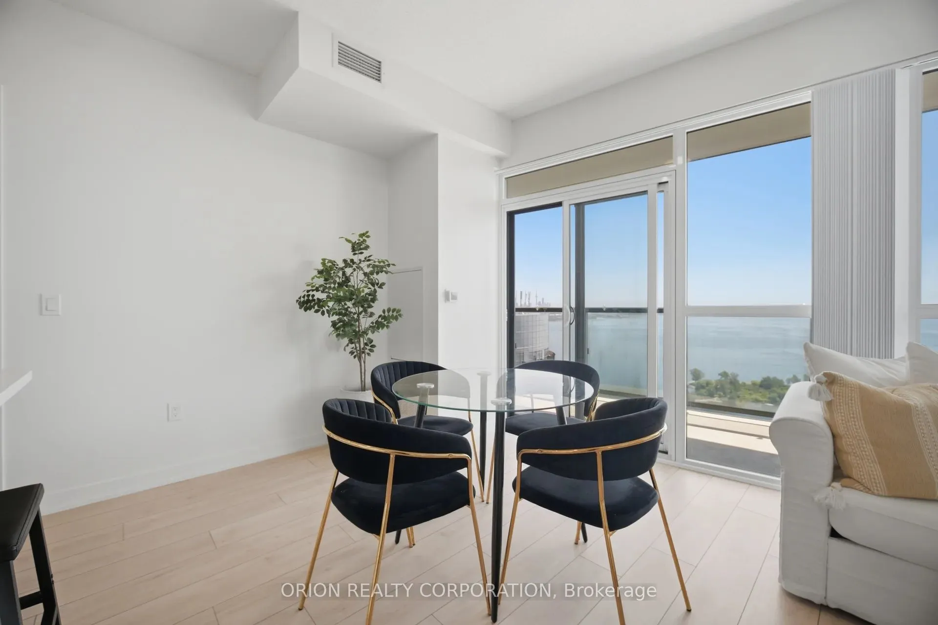 38 Annie Craig Drive #3605