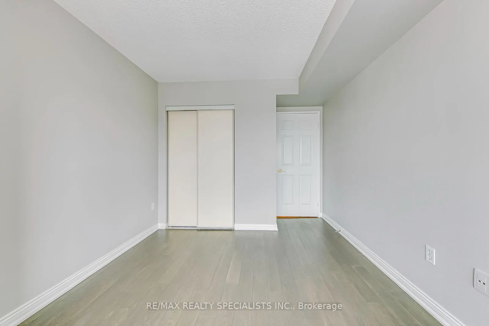 2177 Burnhamthorpe Road W #1605