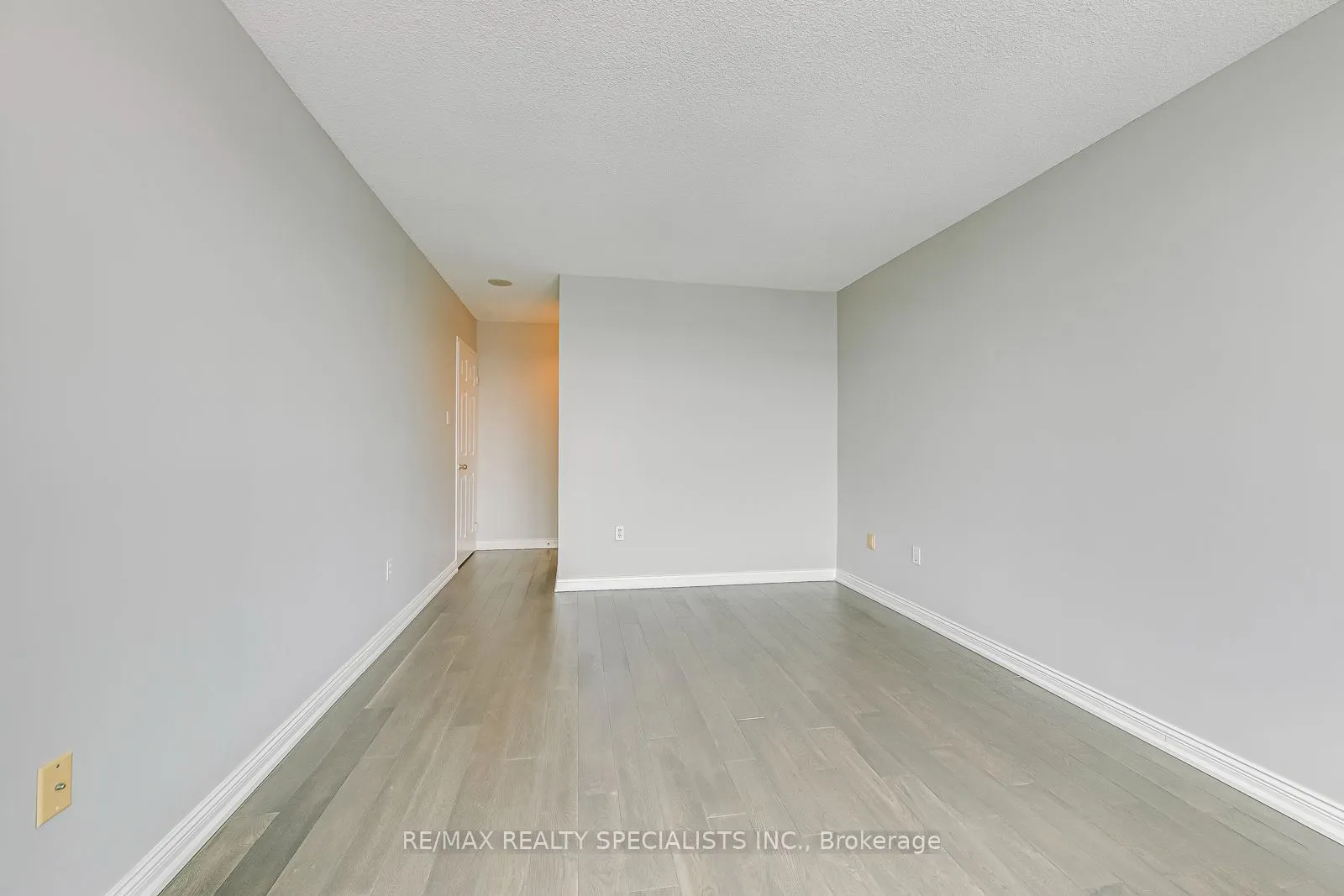 2177 Burnhamthorpe Road W #1605