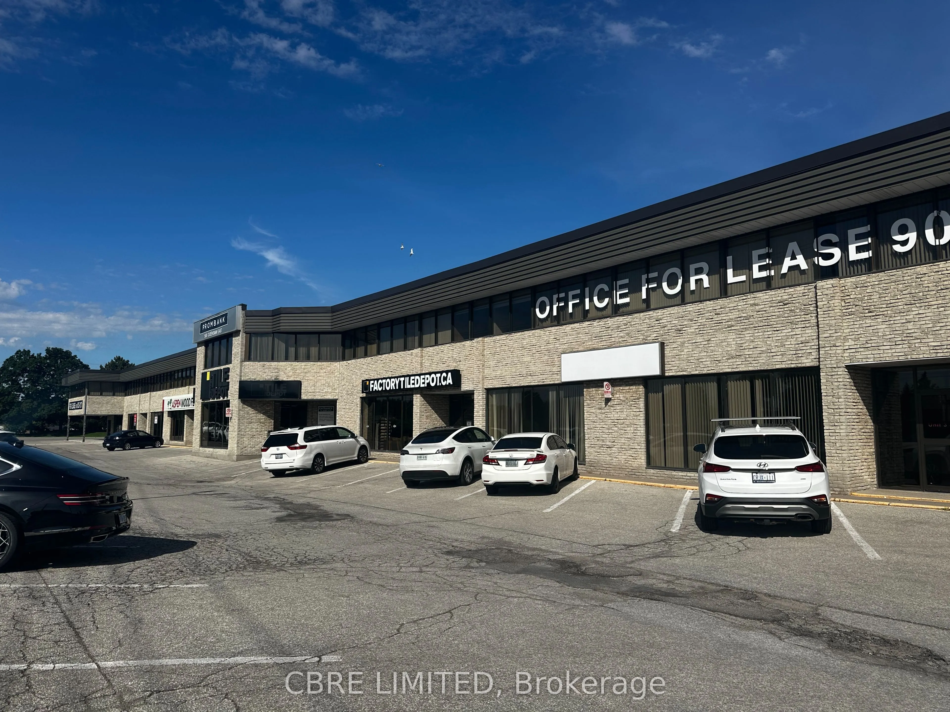 505 Queensway Street E #5 - 6