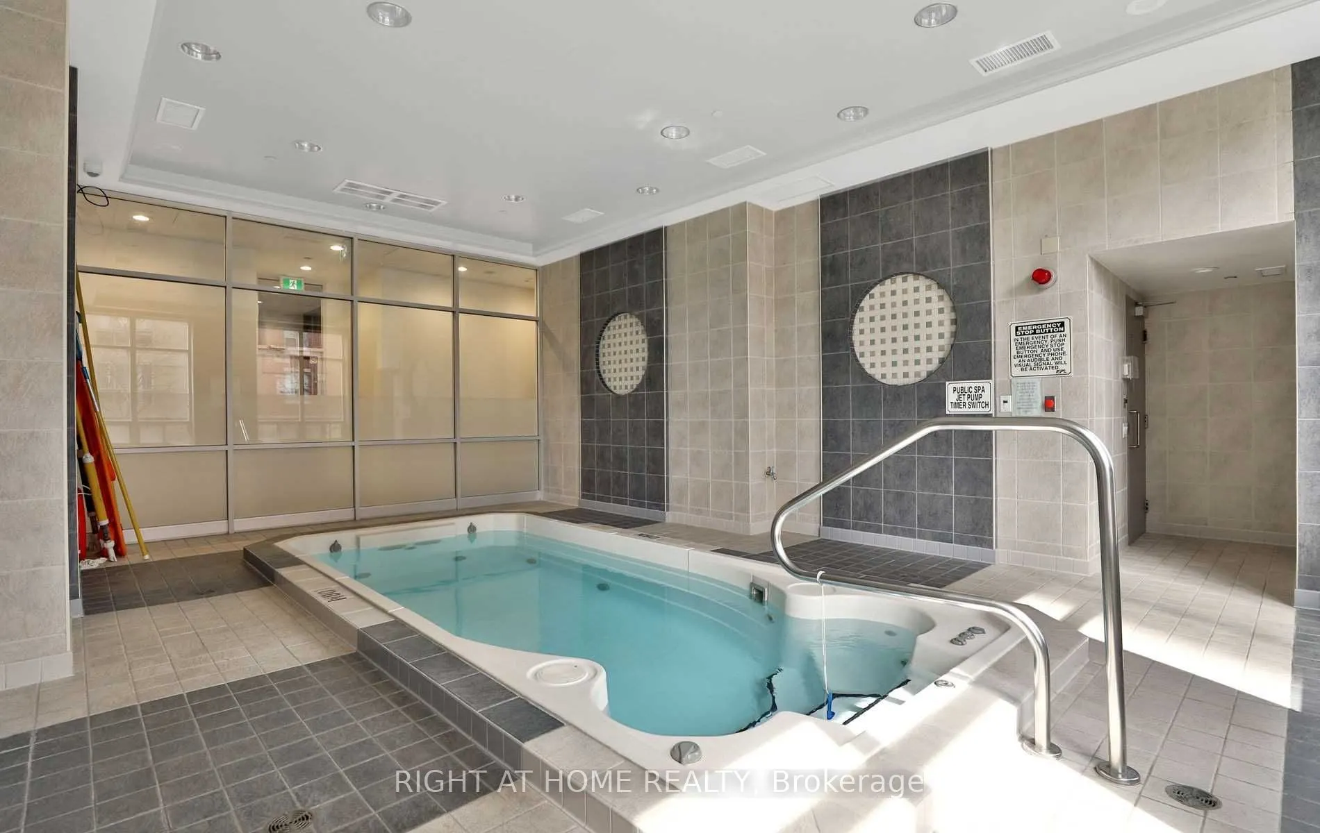 55 Strathaven Drive #1808