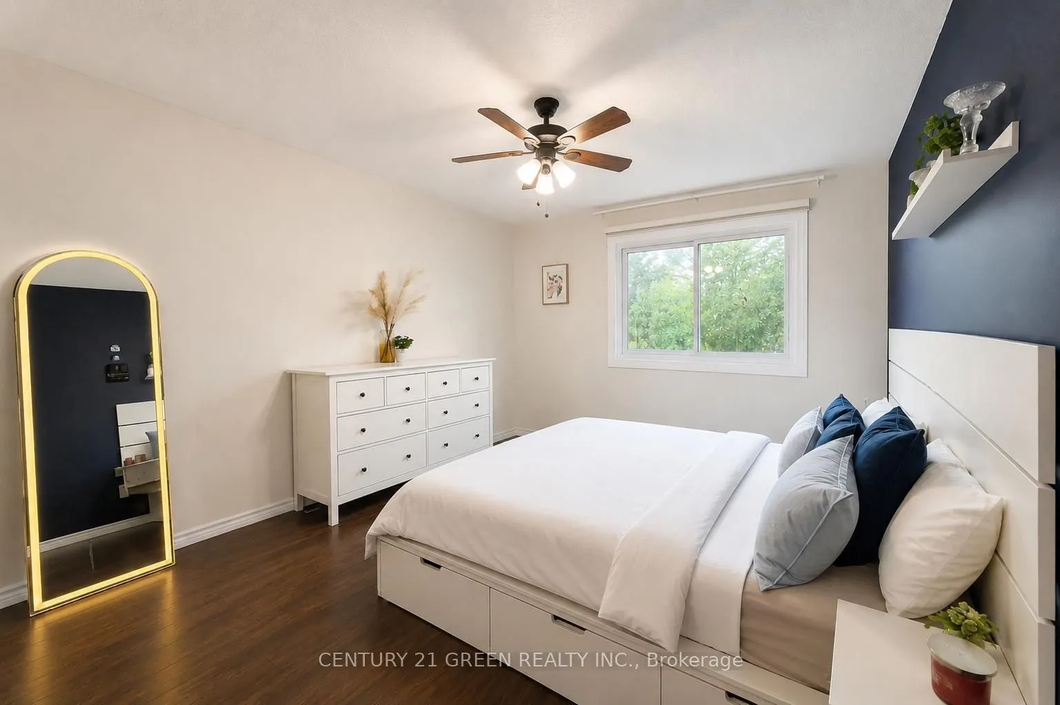 6777 Formentera Avenue #18