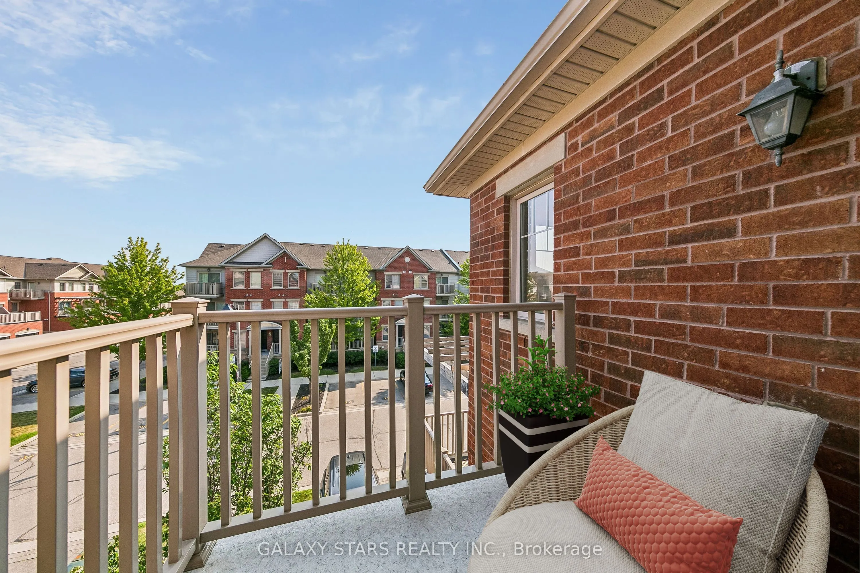 5725 Tenth Line W #16