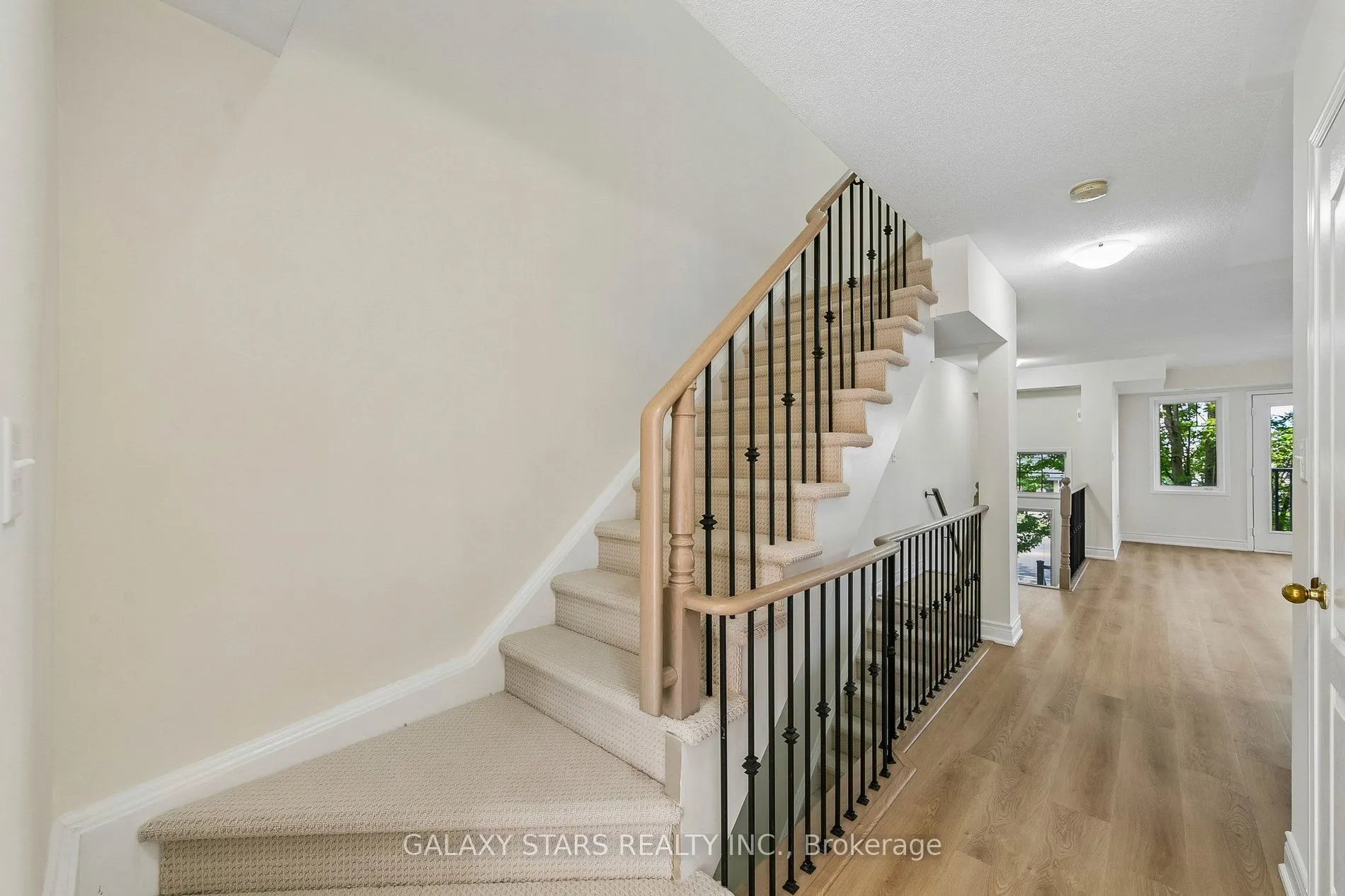 5725 Tenth Line W #16