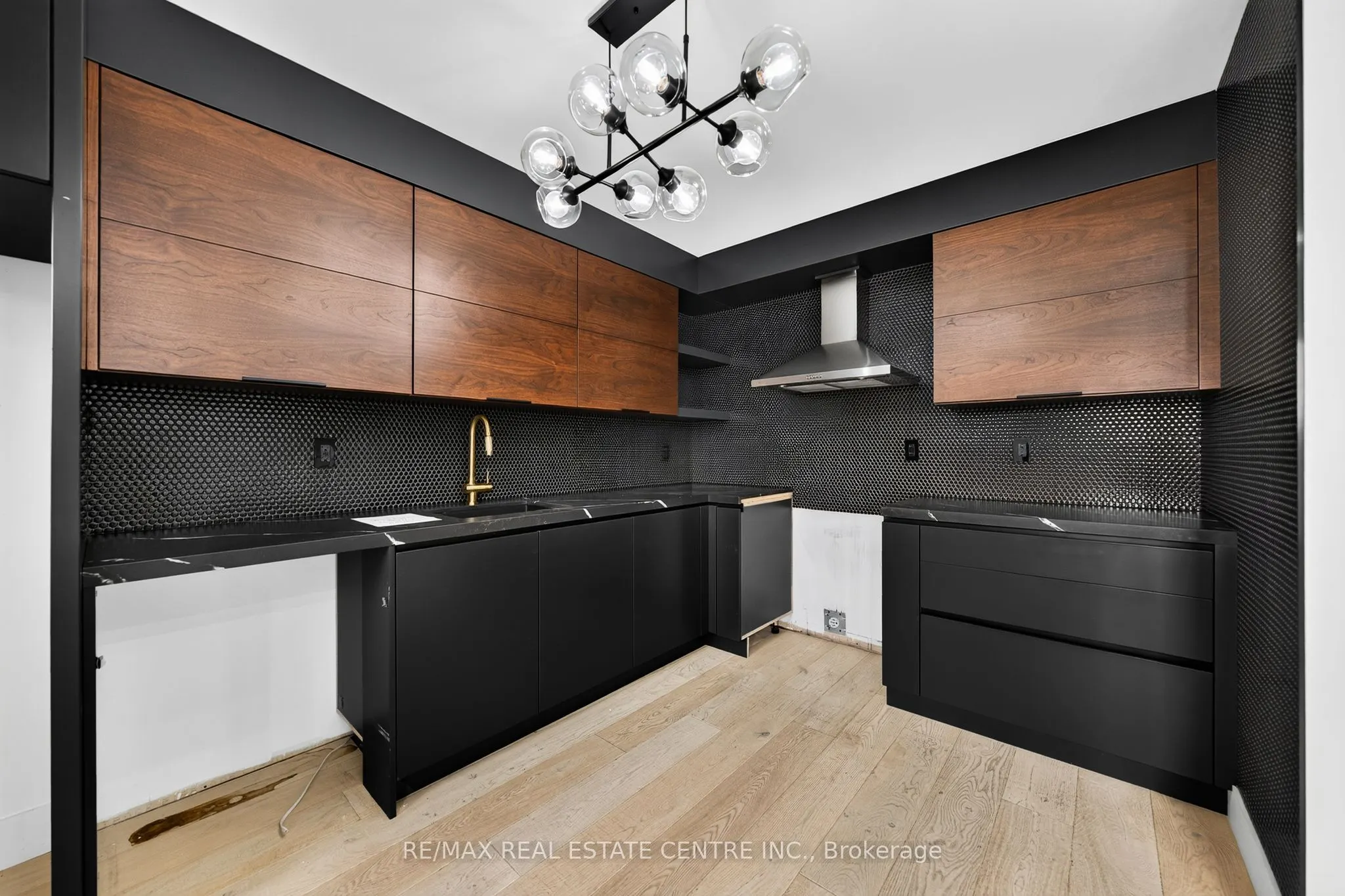 5090 Fairview Street #50