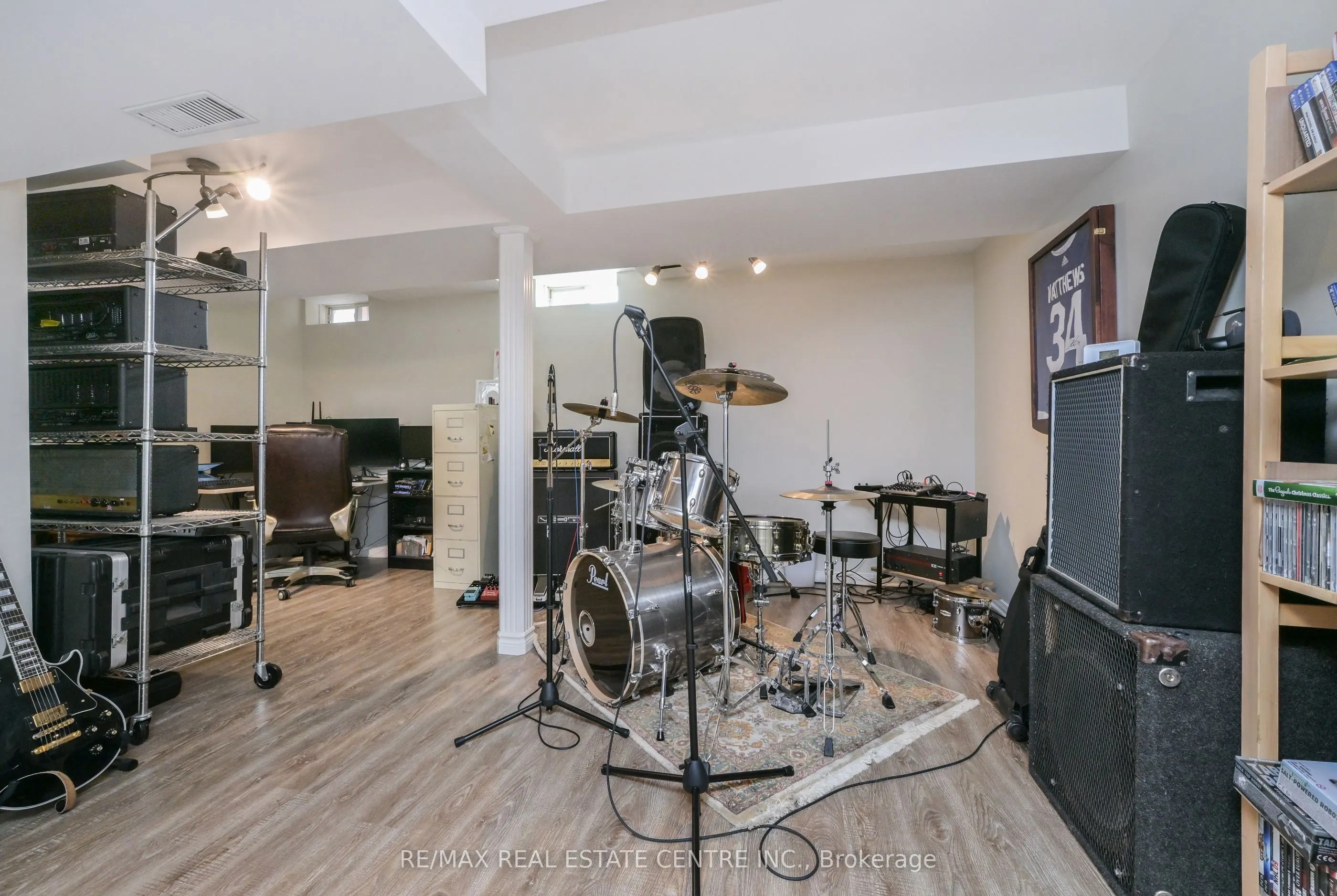 5554 Linwell Place