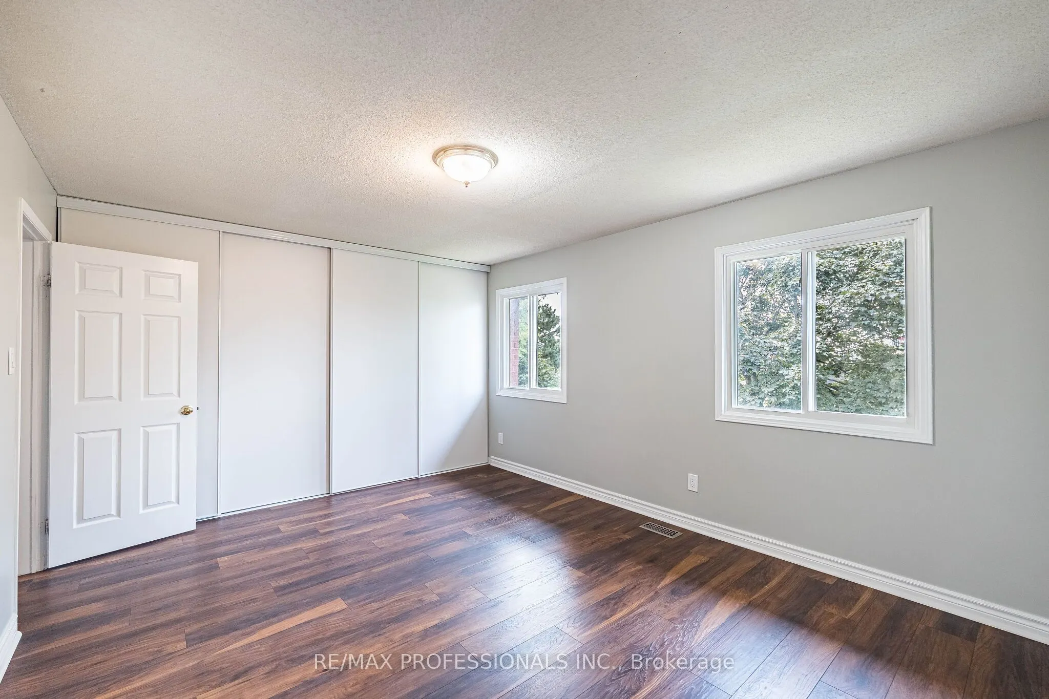 2004 Glenada Crescent #23