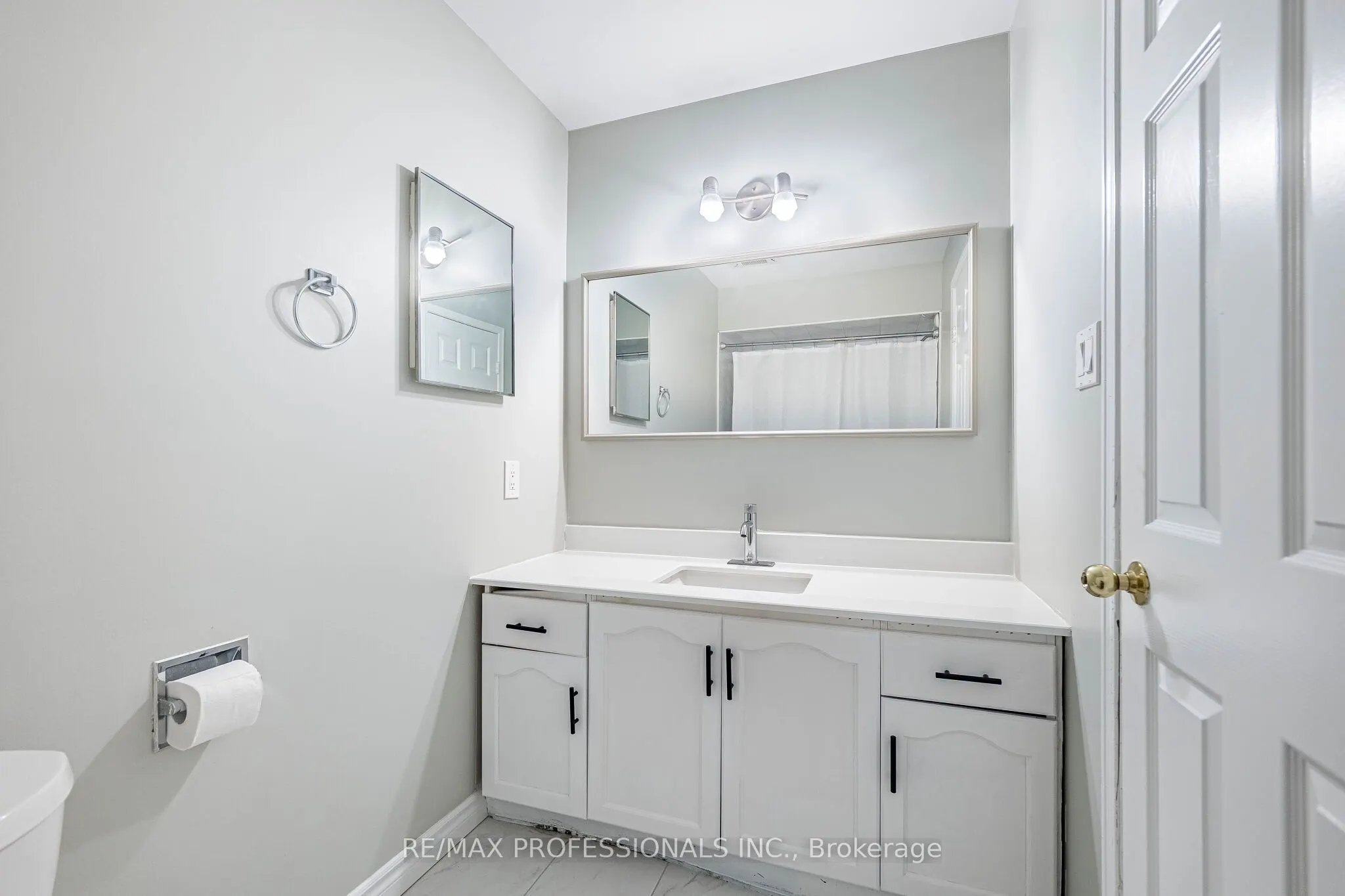2004 Glenada Crescent #23