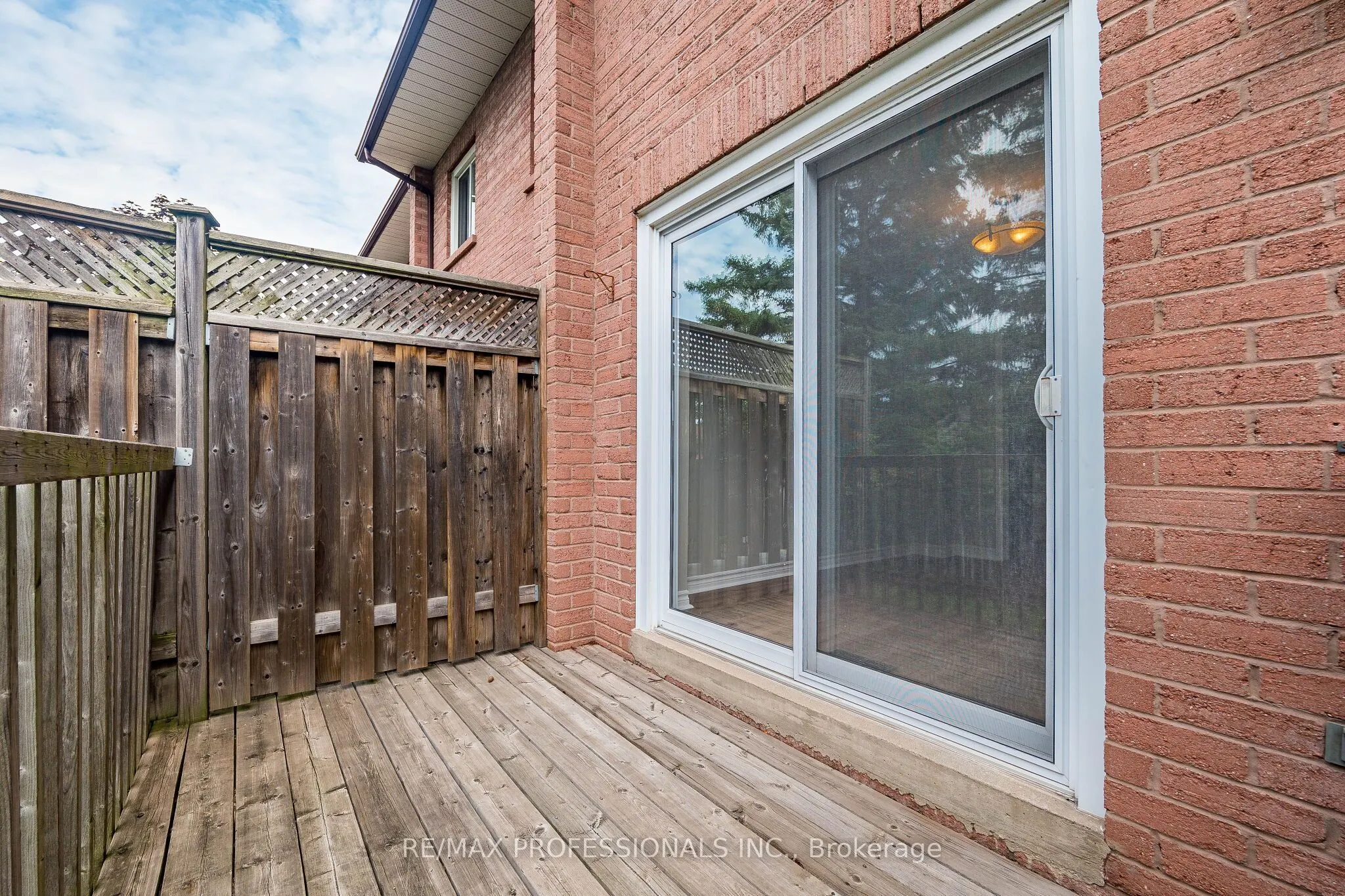 2004 Glenada Crescent #23
