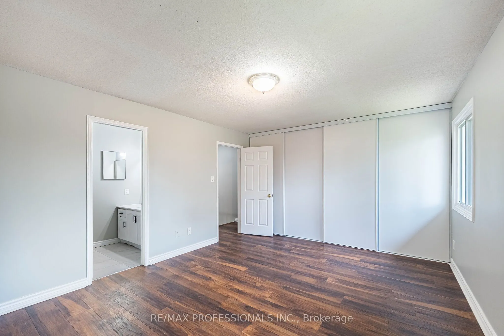 2004 Glenada Crescent #23