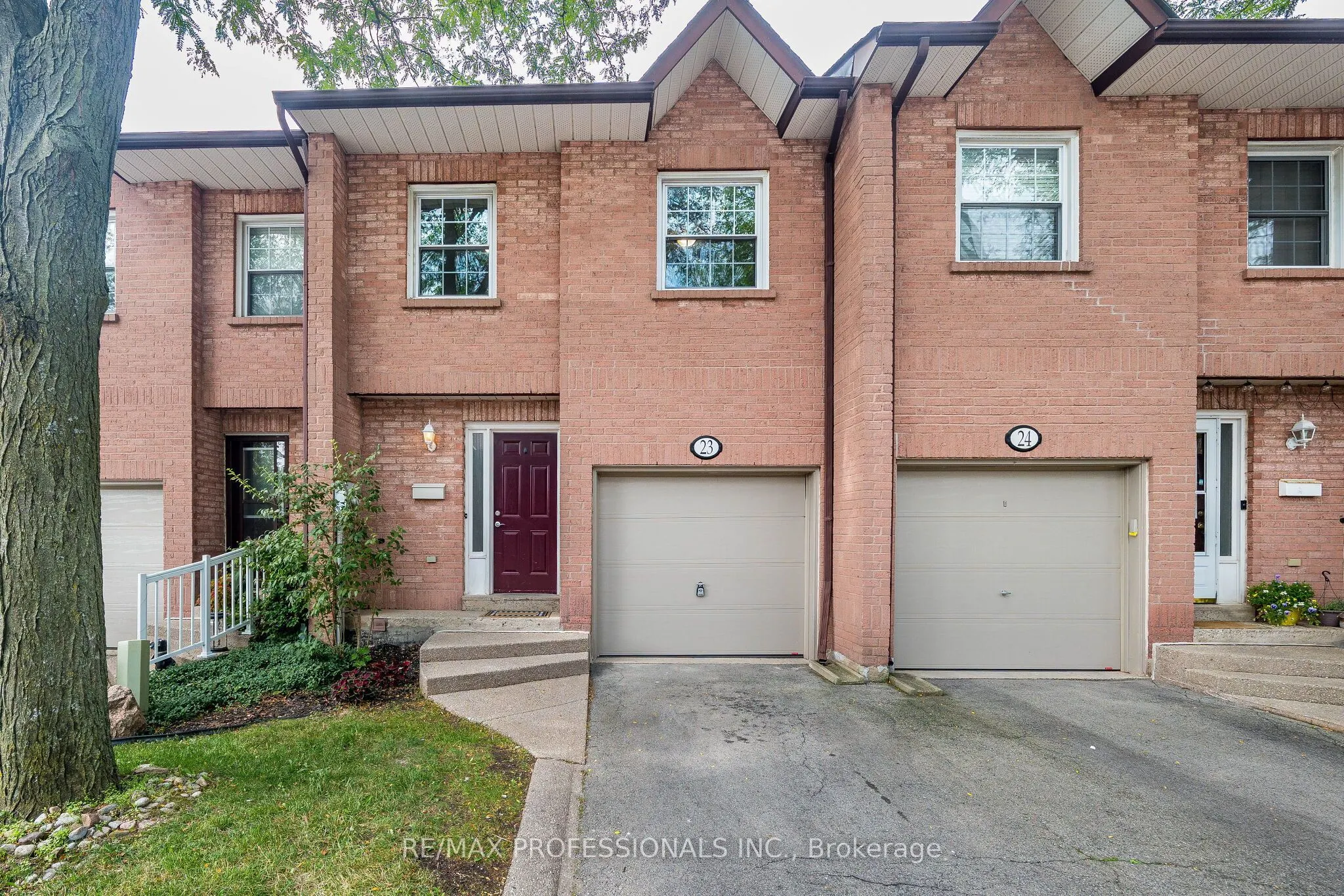 2004 Glenada Crescent #23