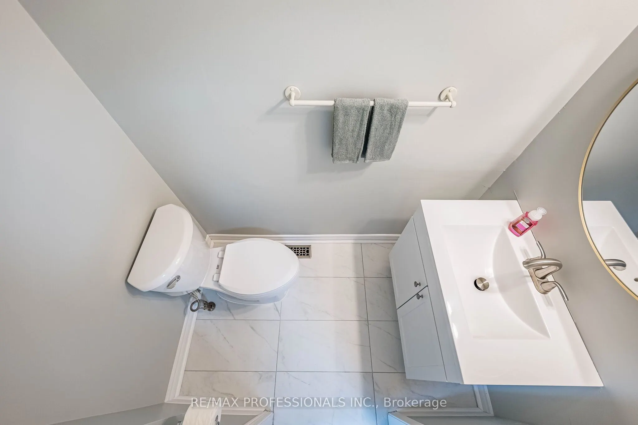 2004 Glenada Crescent #23