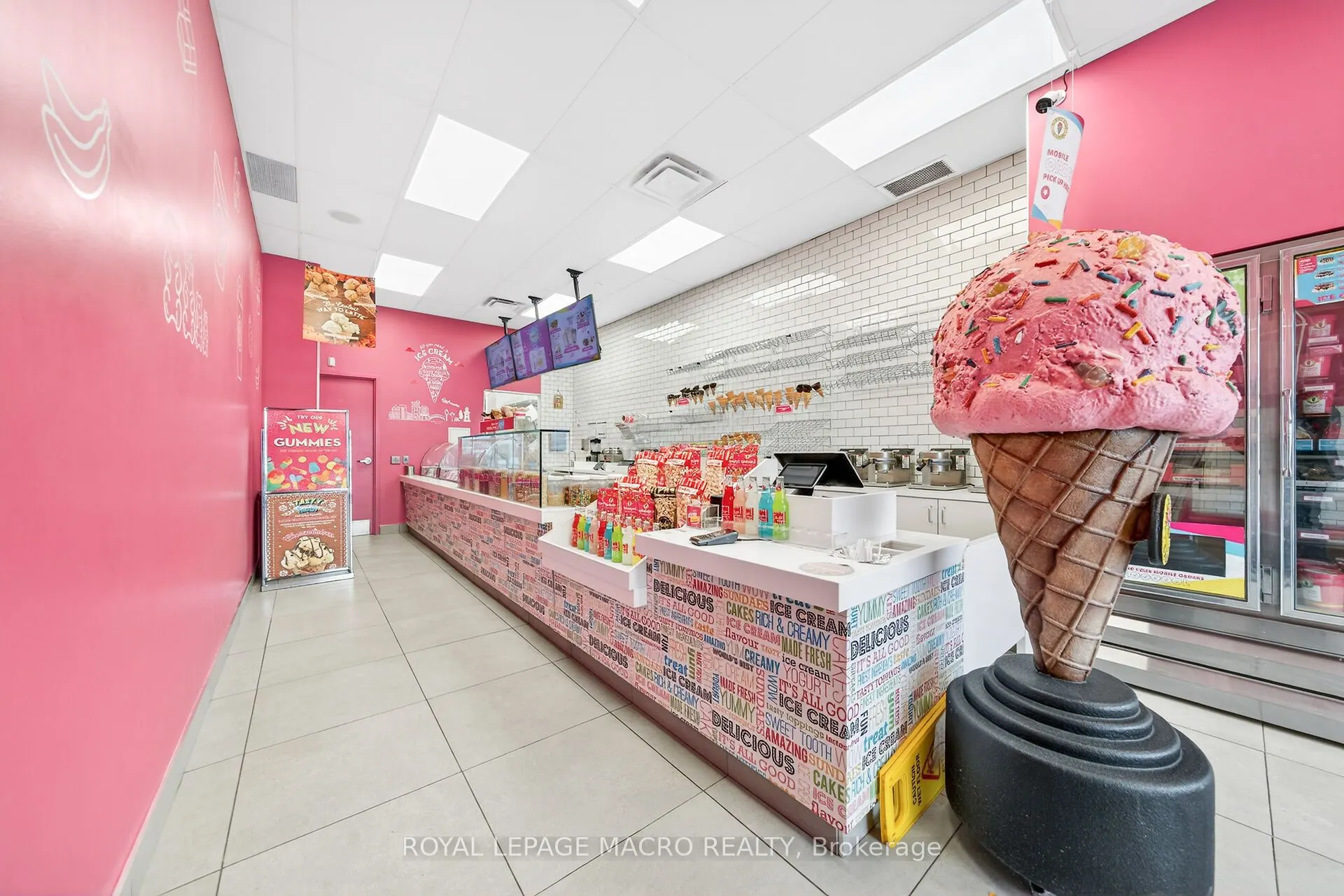 380 Dundas Street E #D9
