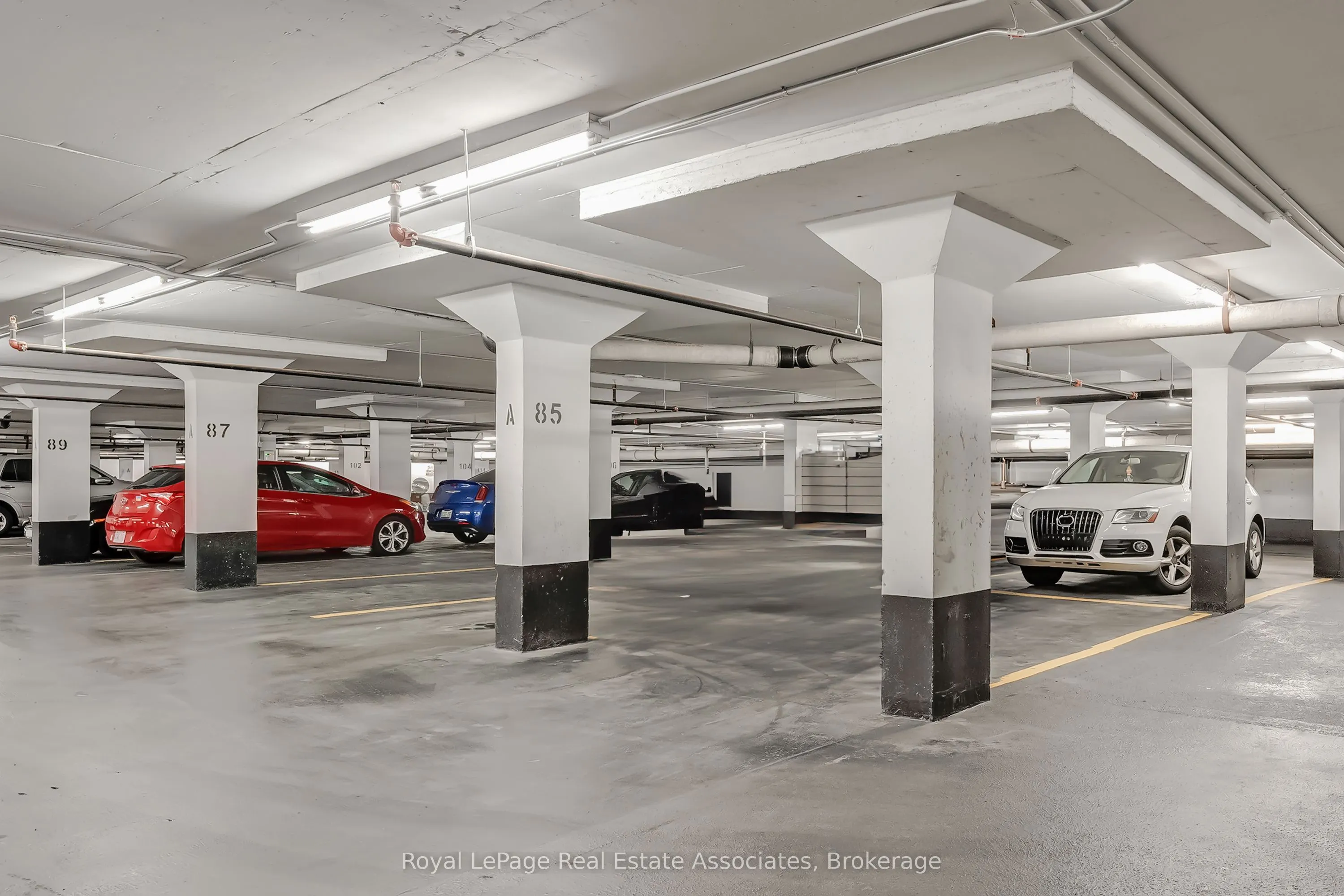 75 King Street E #1611