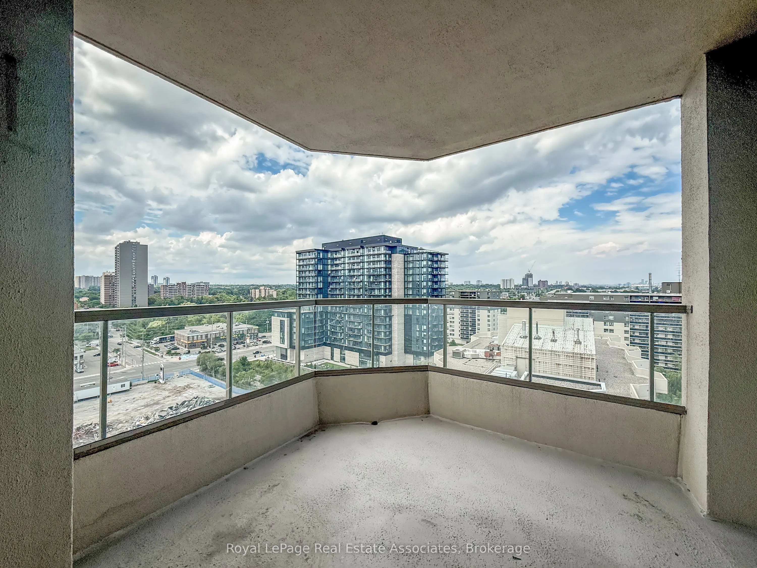 75 King Street E #1611