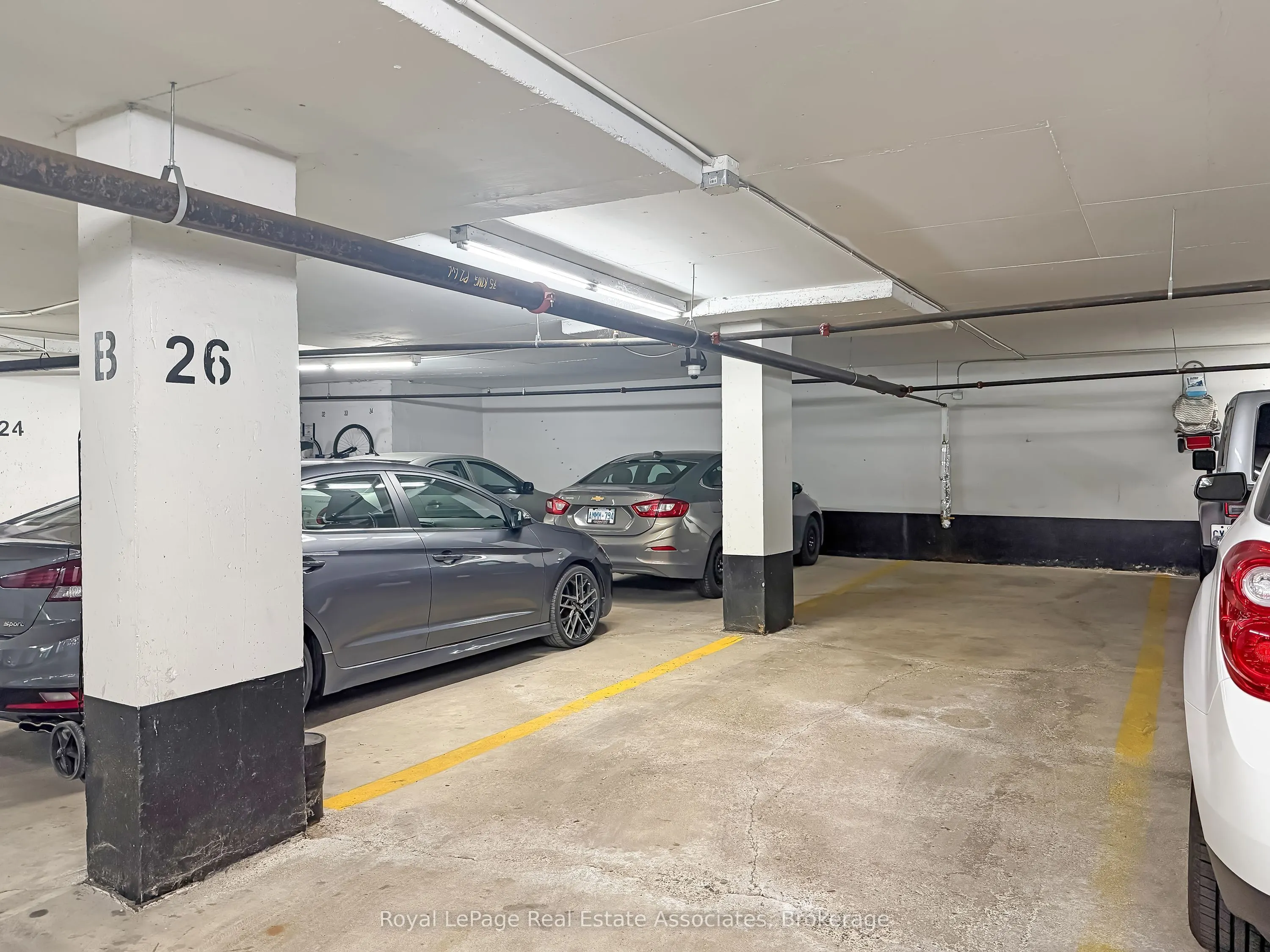75 King Street E #1611