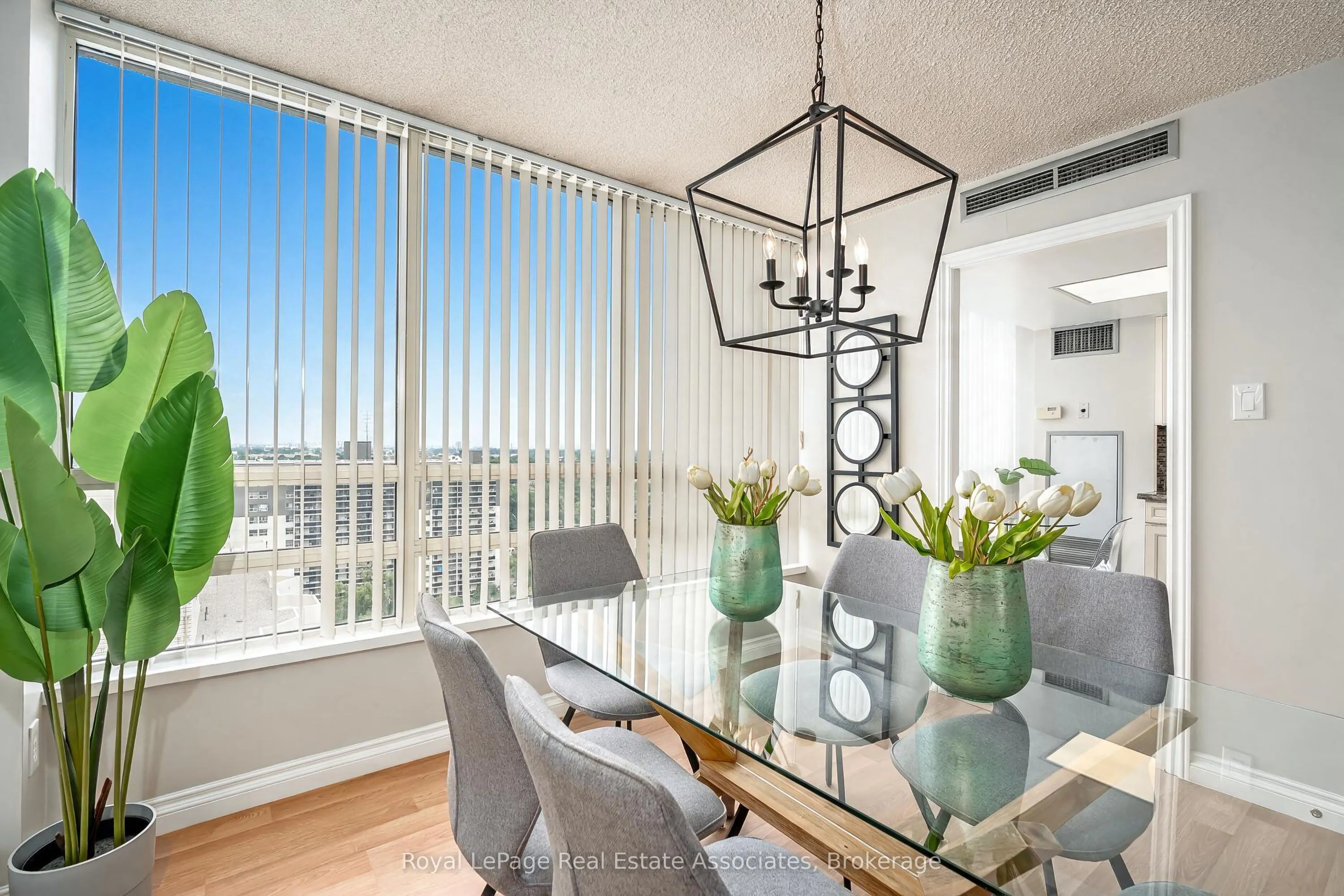75 King Street E #1611