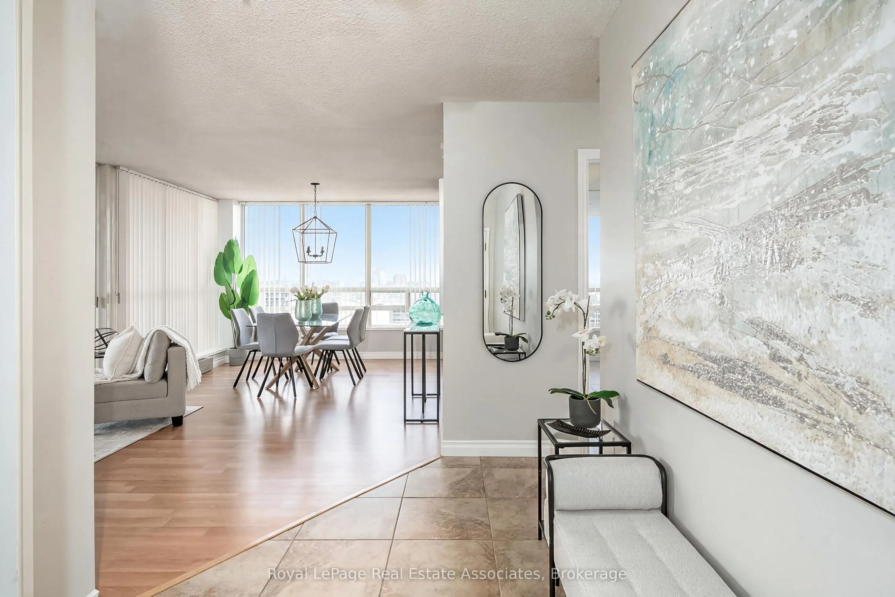 75 King Street E #1611