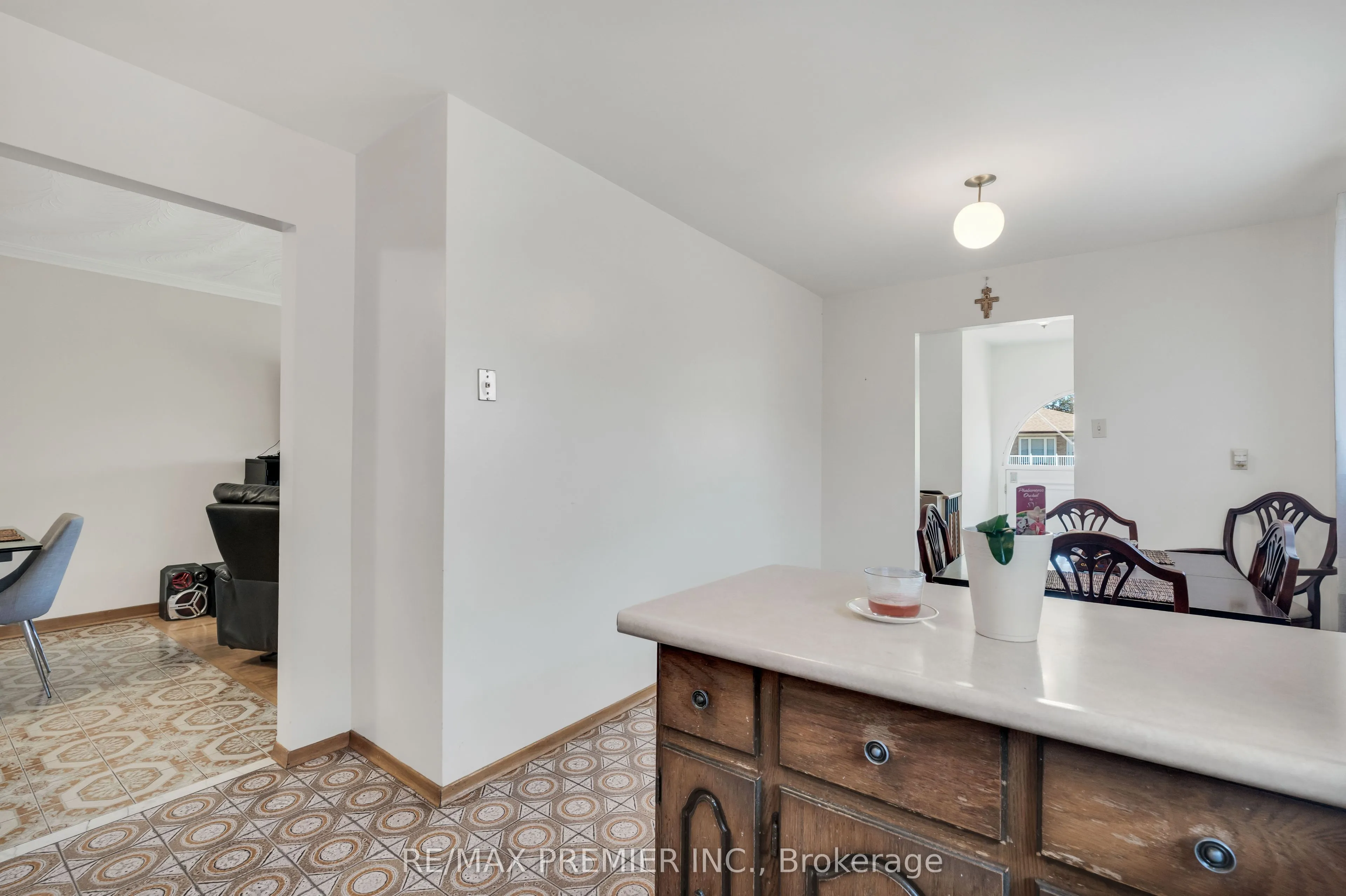 4178 Dursley Crescent