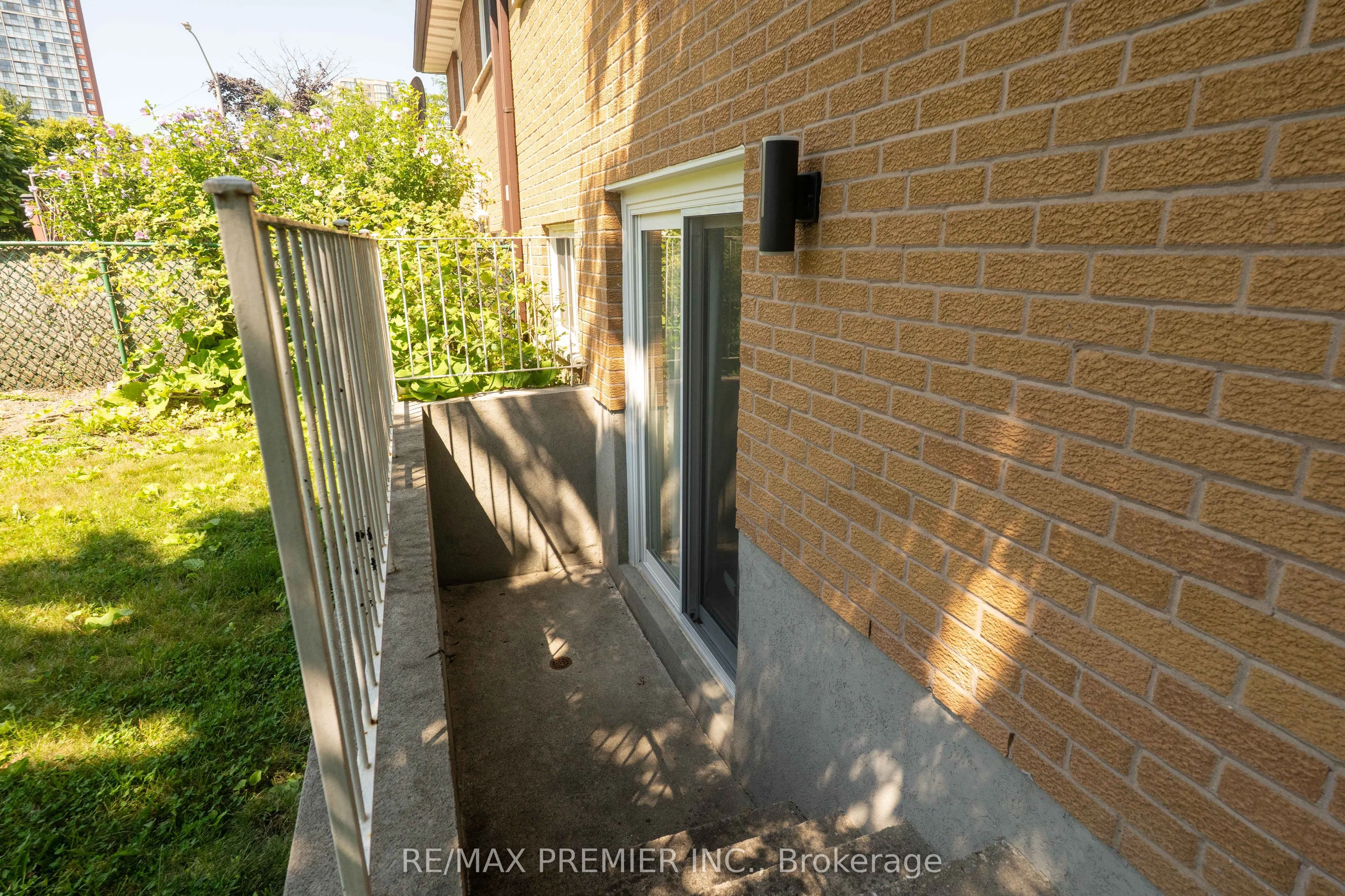 4178 Dursley Crescent