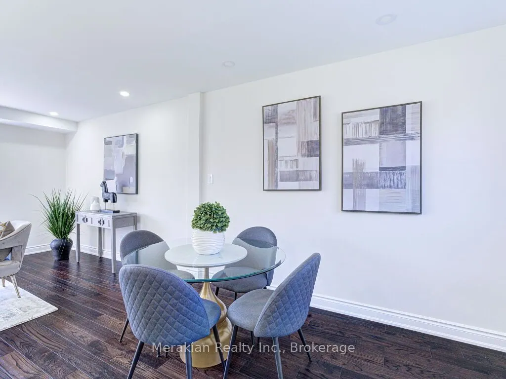214 Folkstone Crescent
