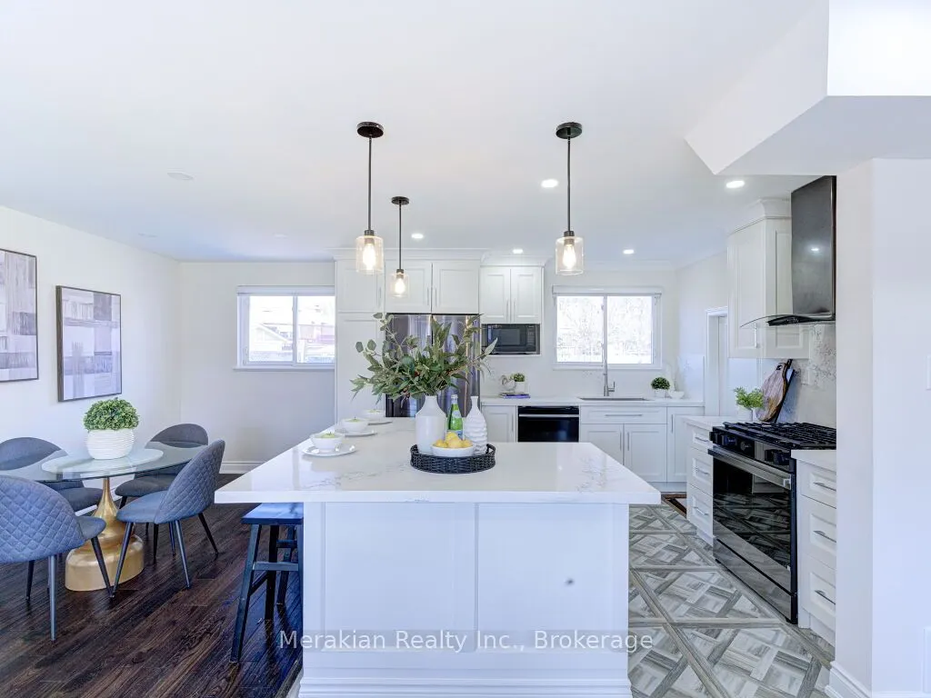214 Folkstone Crescent