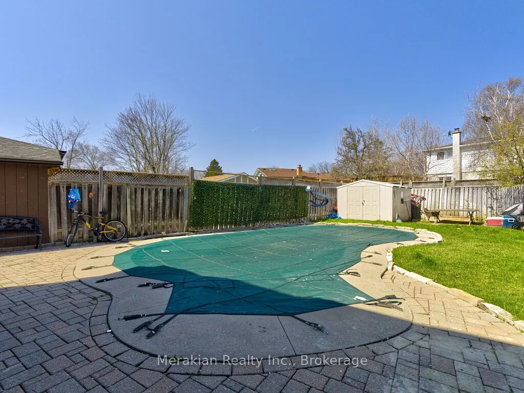214 Folkstone Crescent