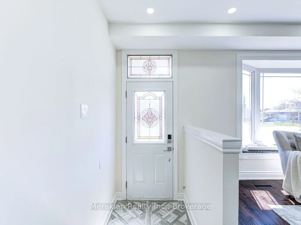 214 Folkstone Crescent