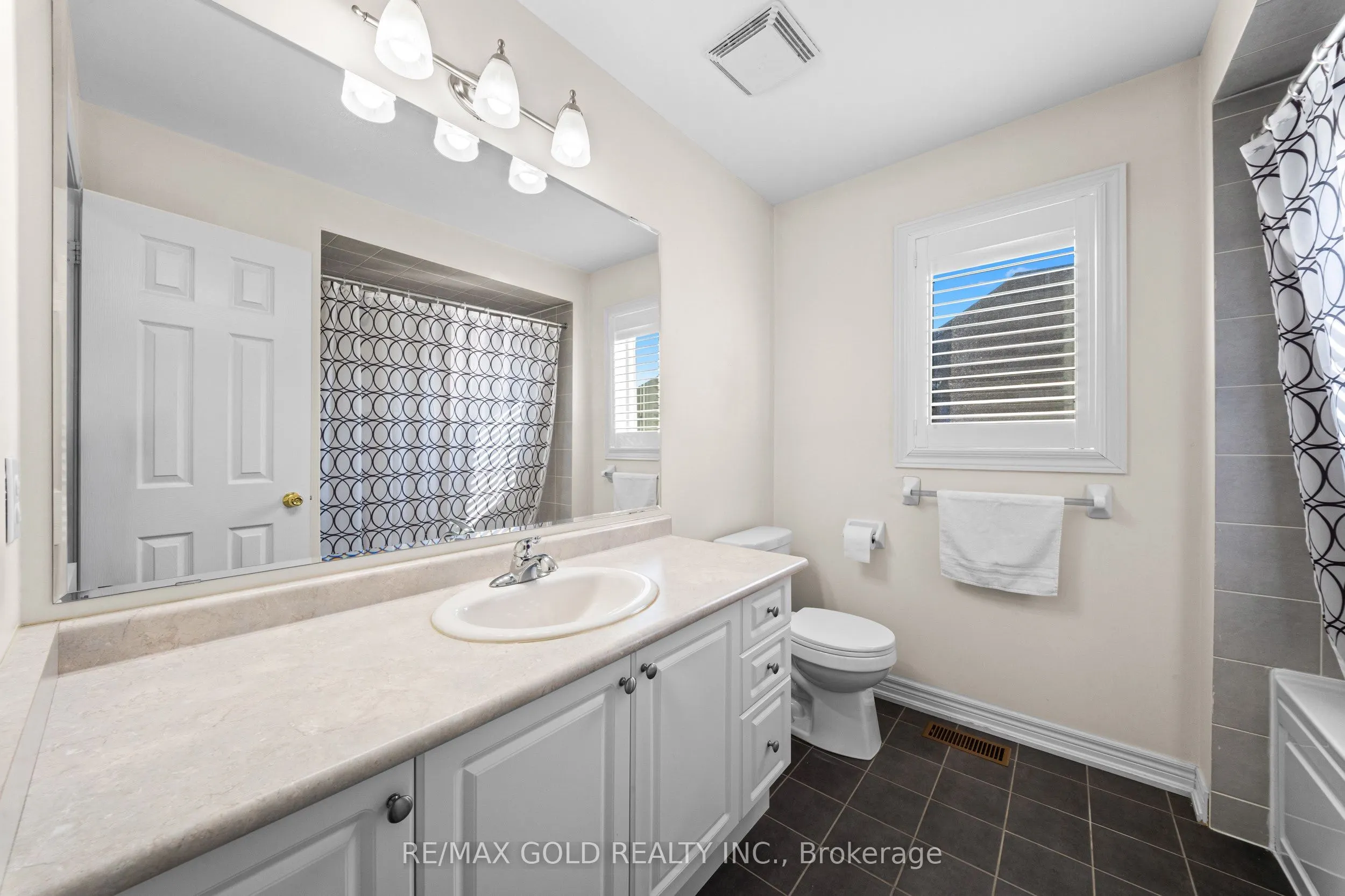 11 Clearfield Drive