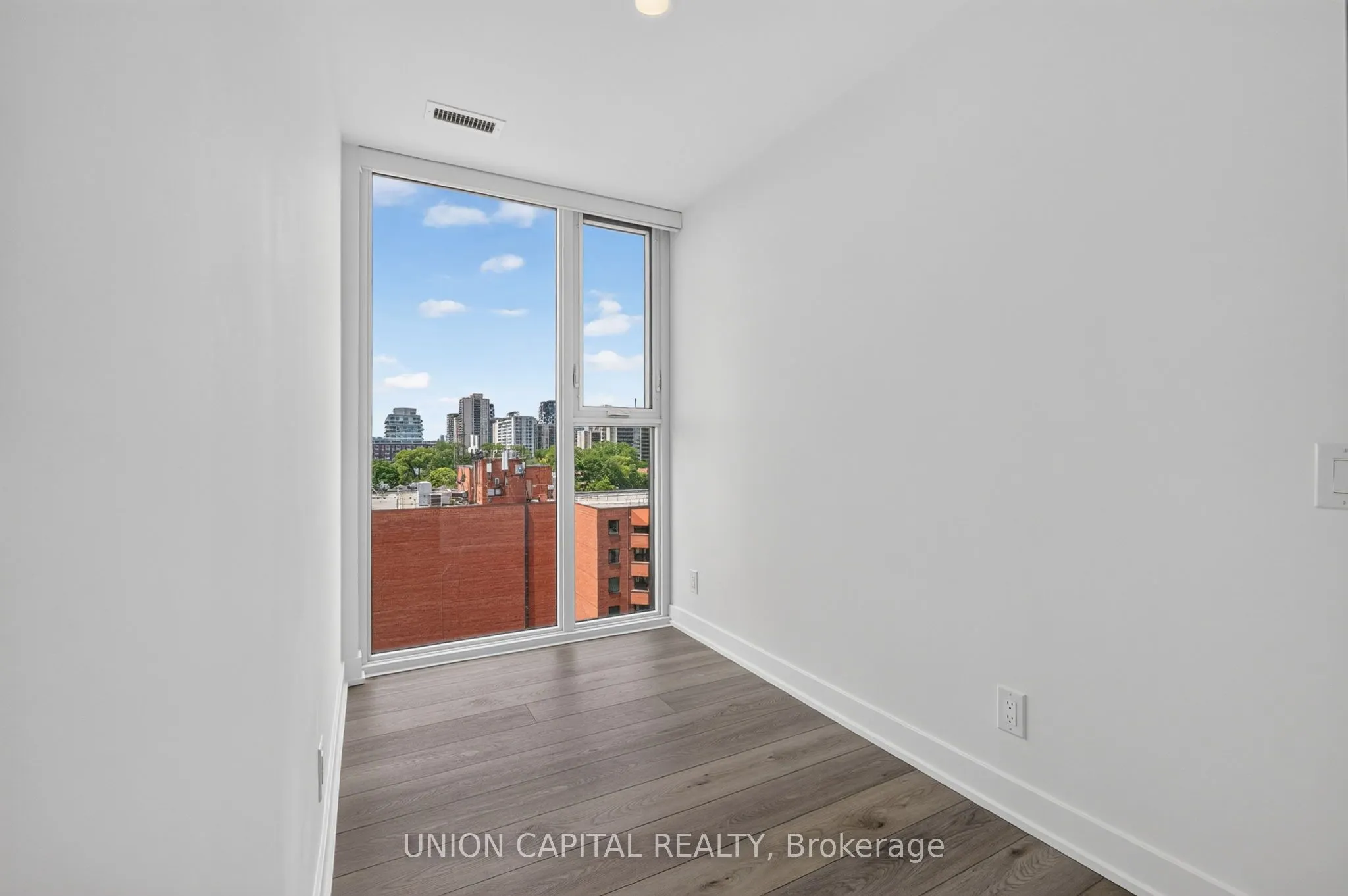1660 Bloor Street W #910