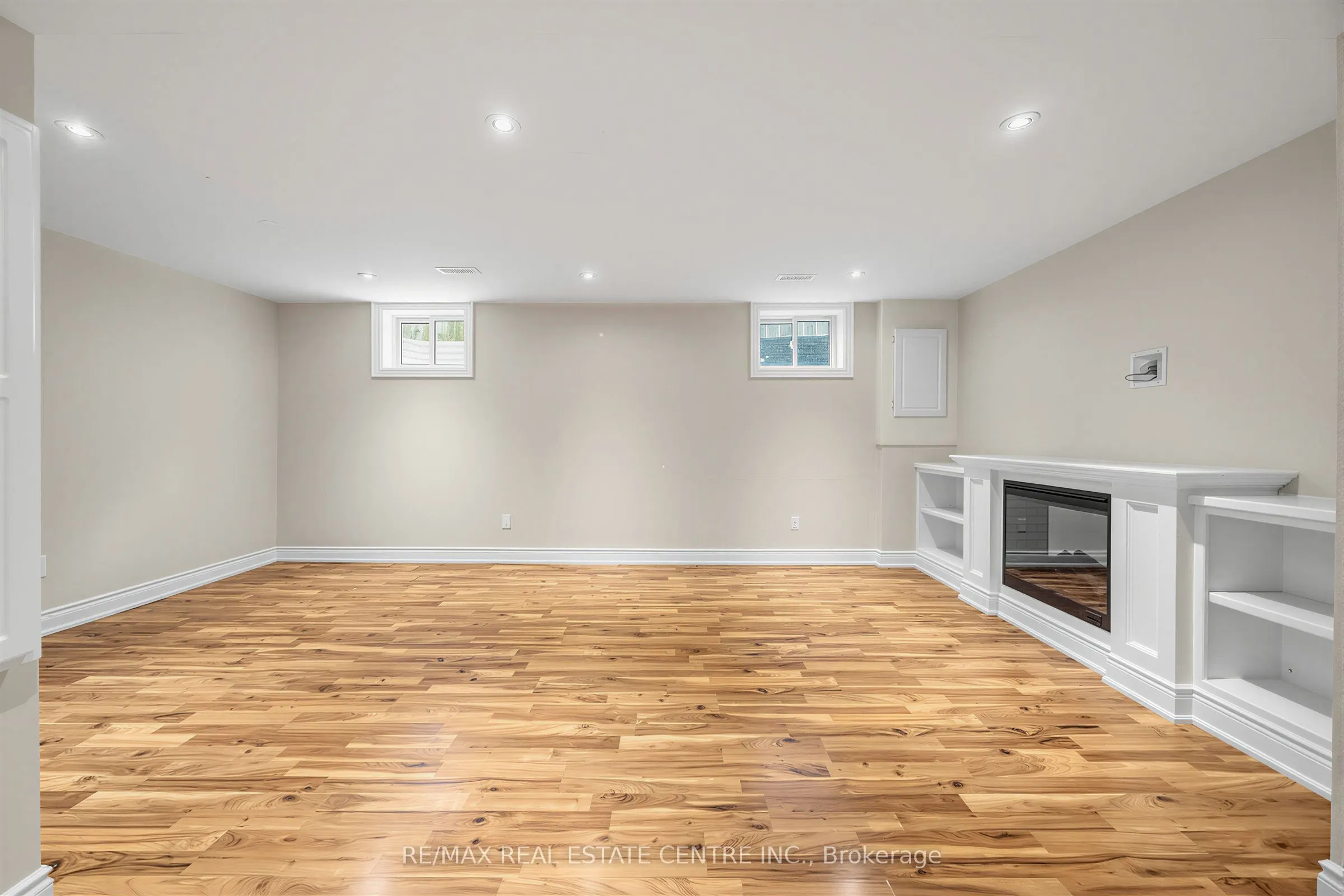 365 Lynn Place