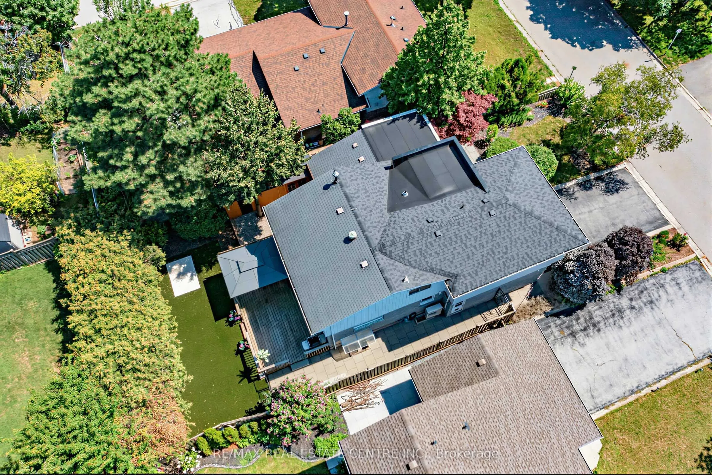 365 Lynn Place