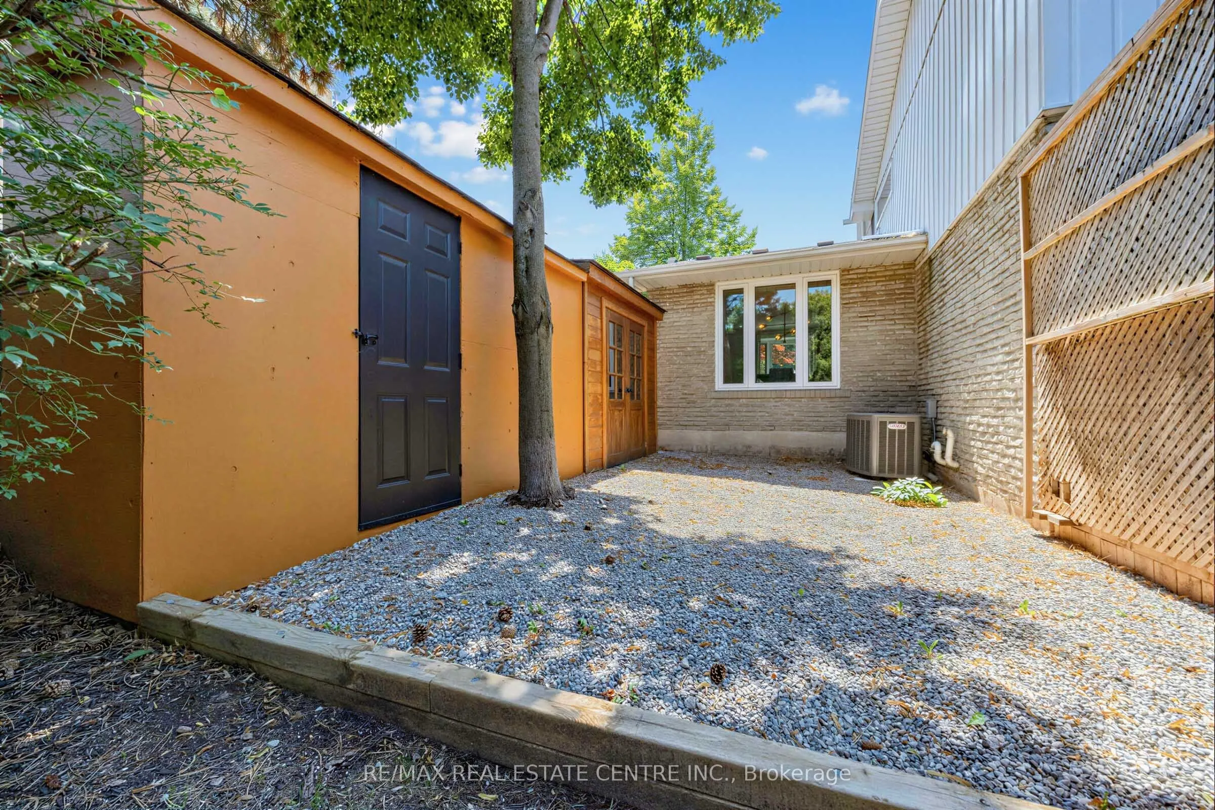 365 Lynn Place