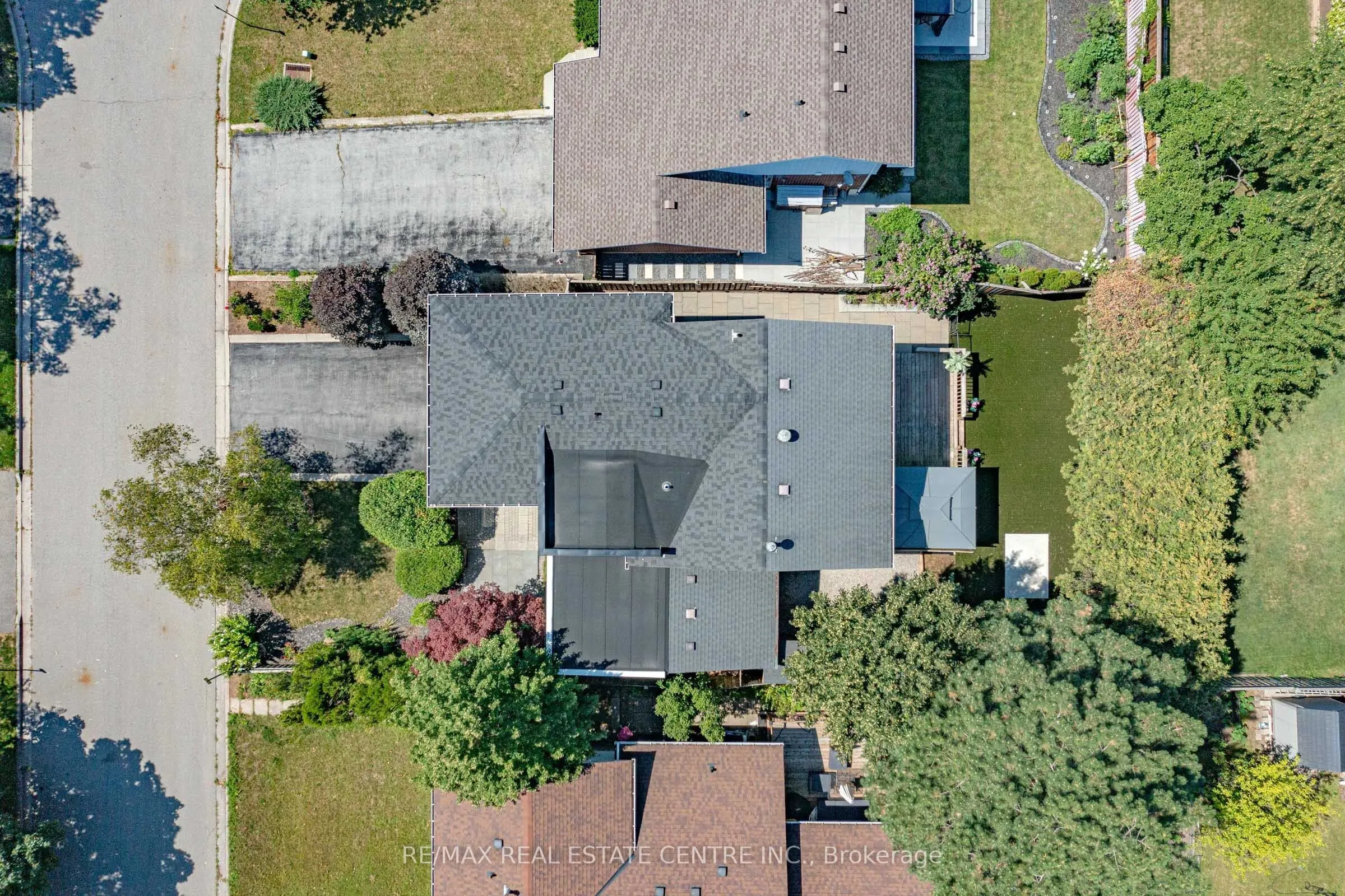 365 Lynn Place