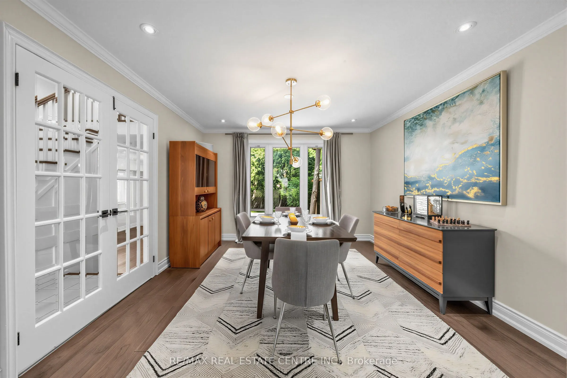 365 Lynn Place
